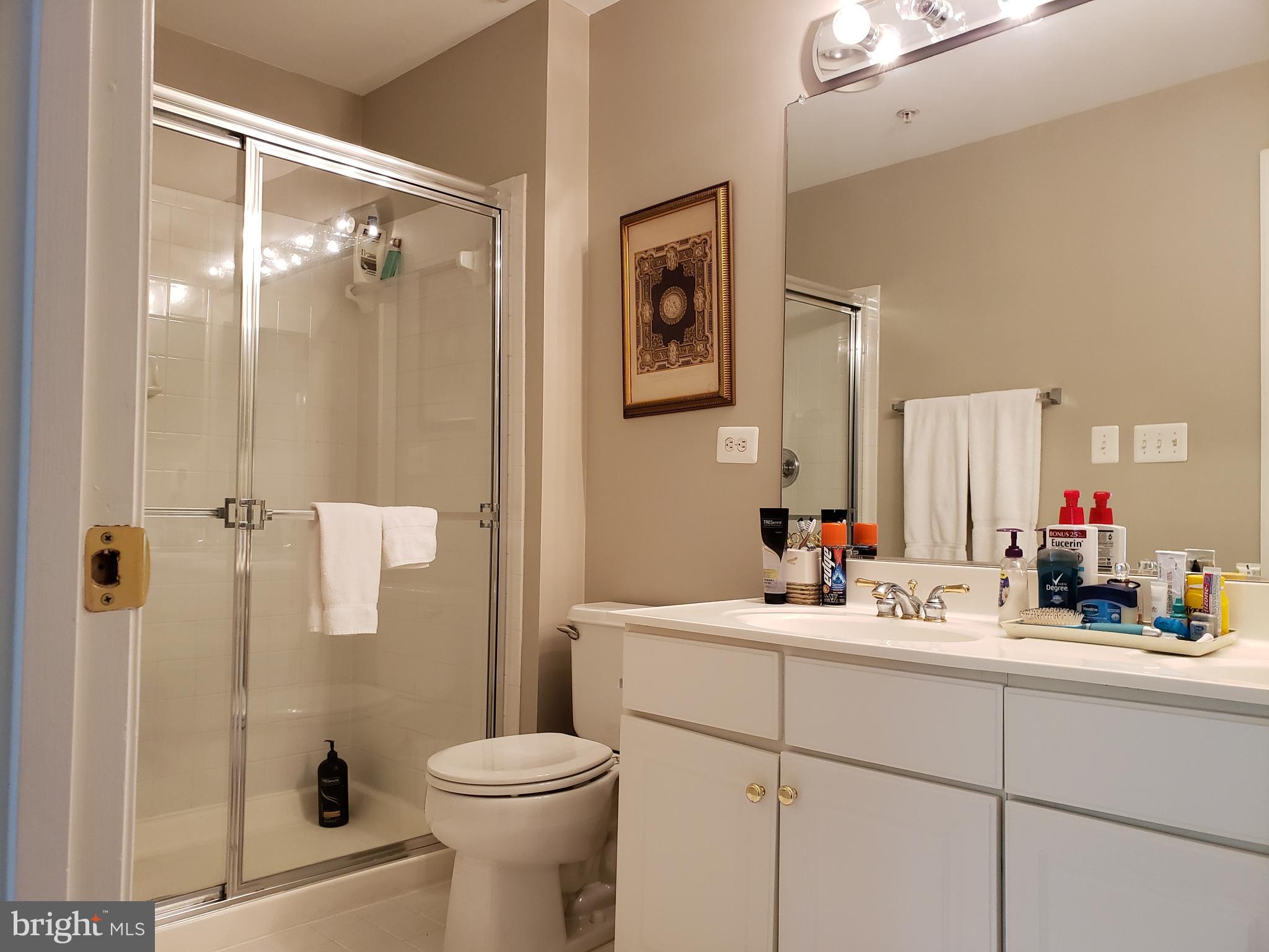 LINCOLN PARK - Residential Lease