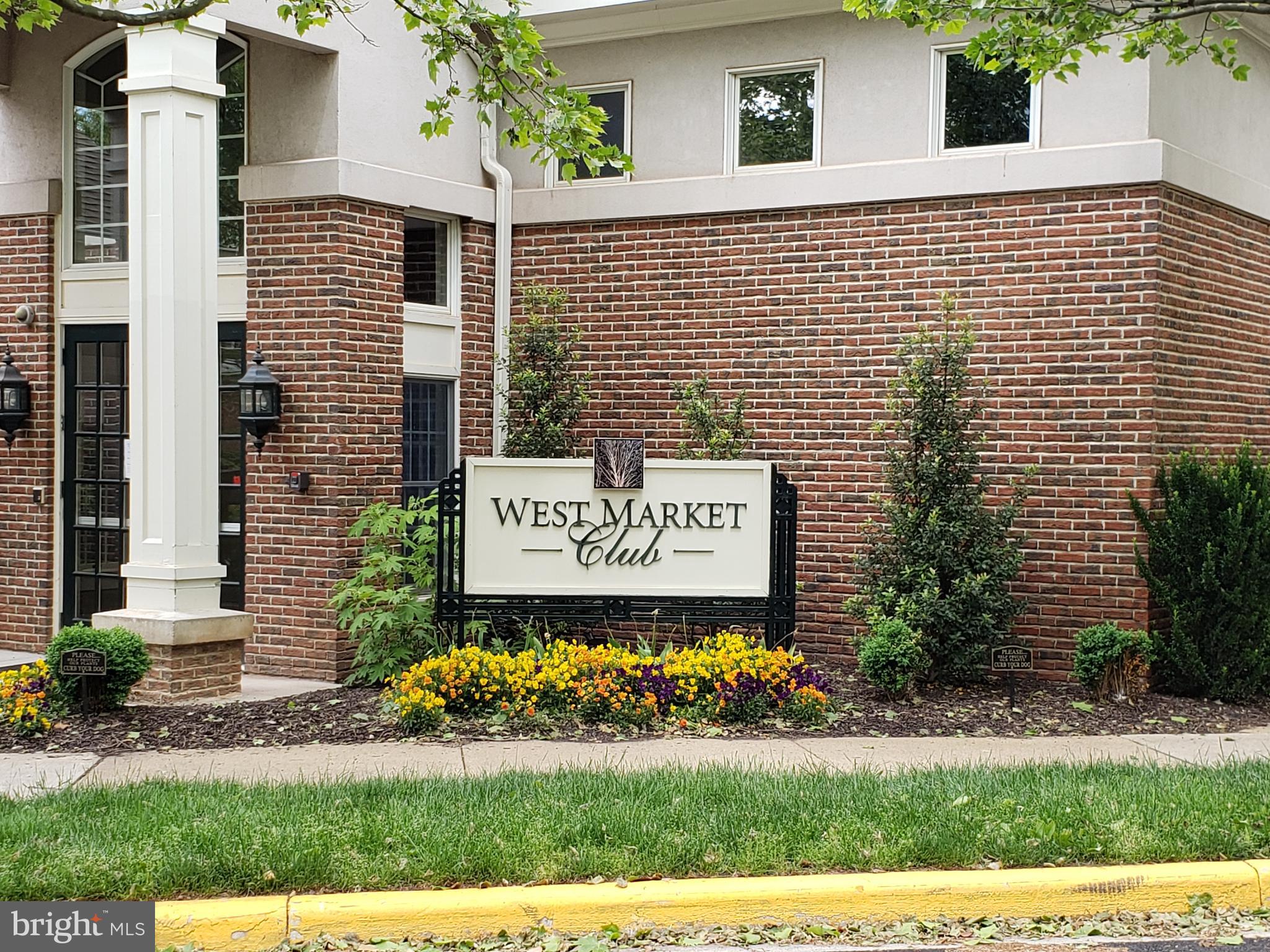LINCOLN PARK - Residential Lease