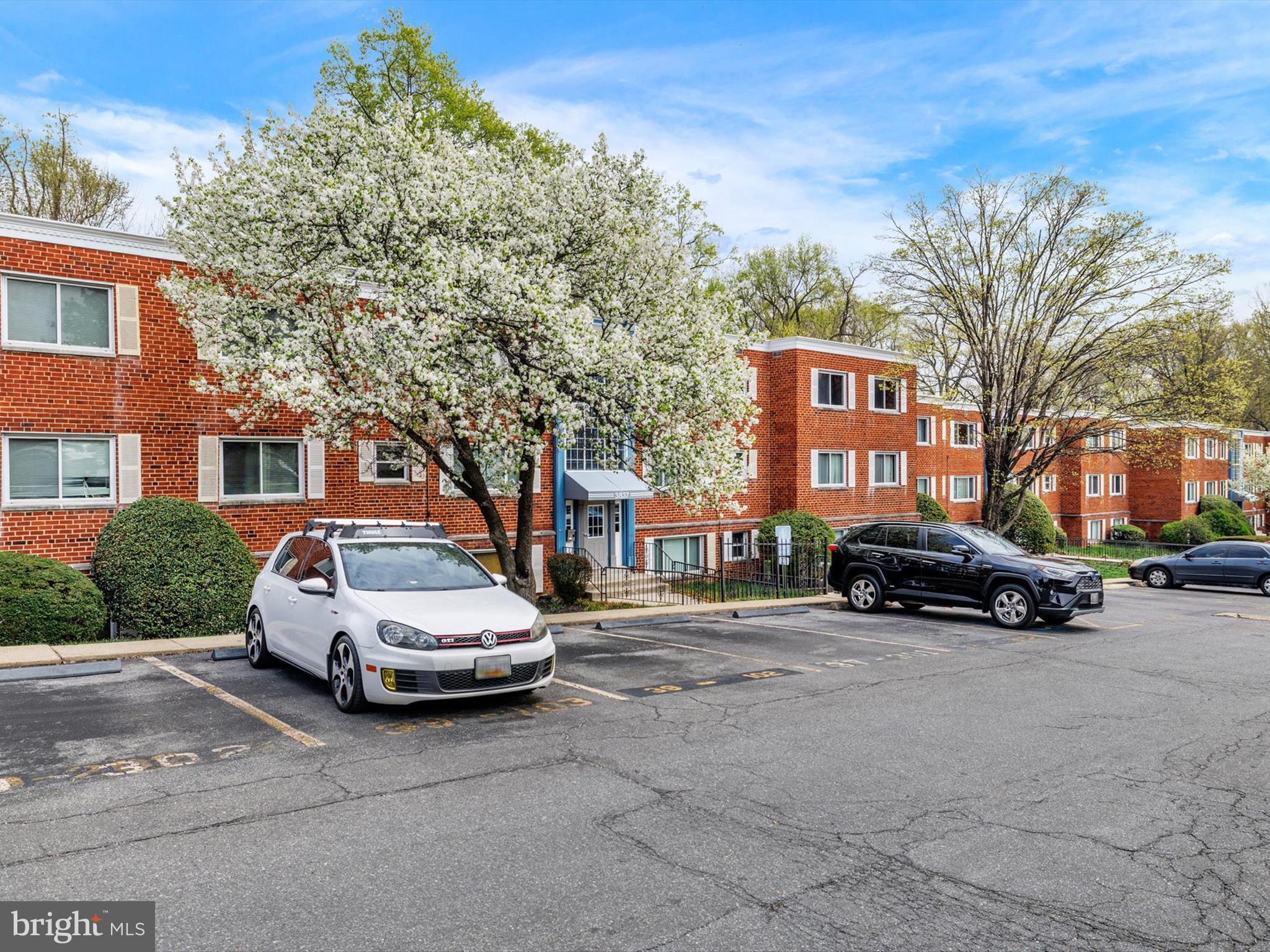 3837 HAMILTON STREET J-102