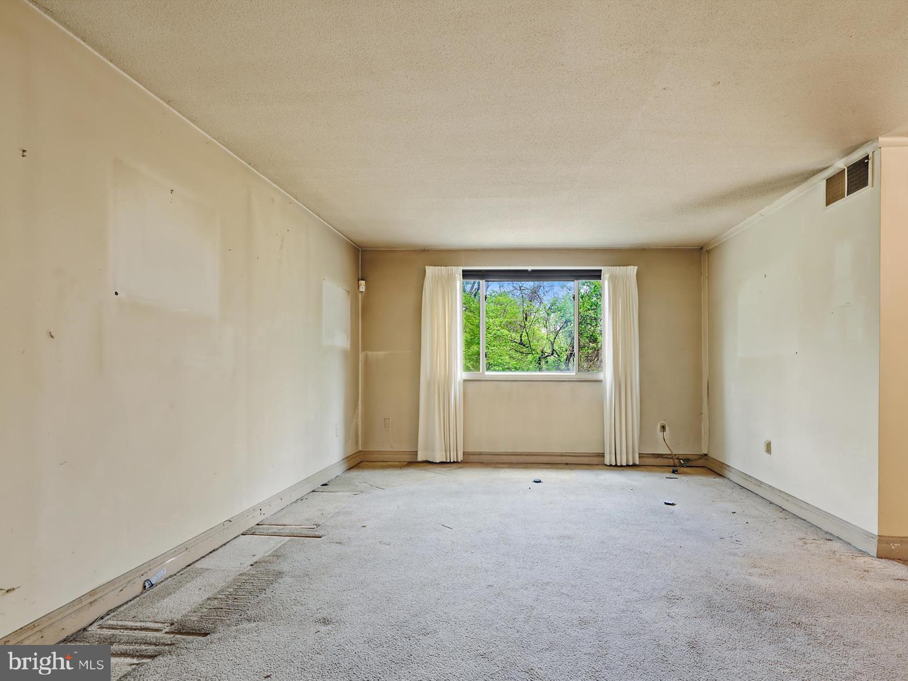 3837 HAMILTON STREET J-102