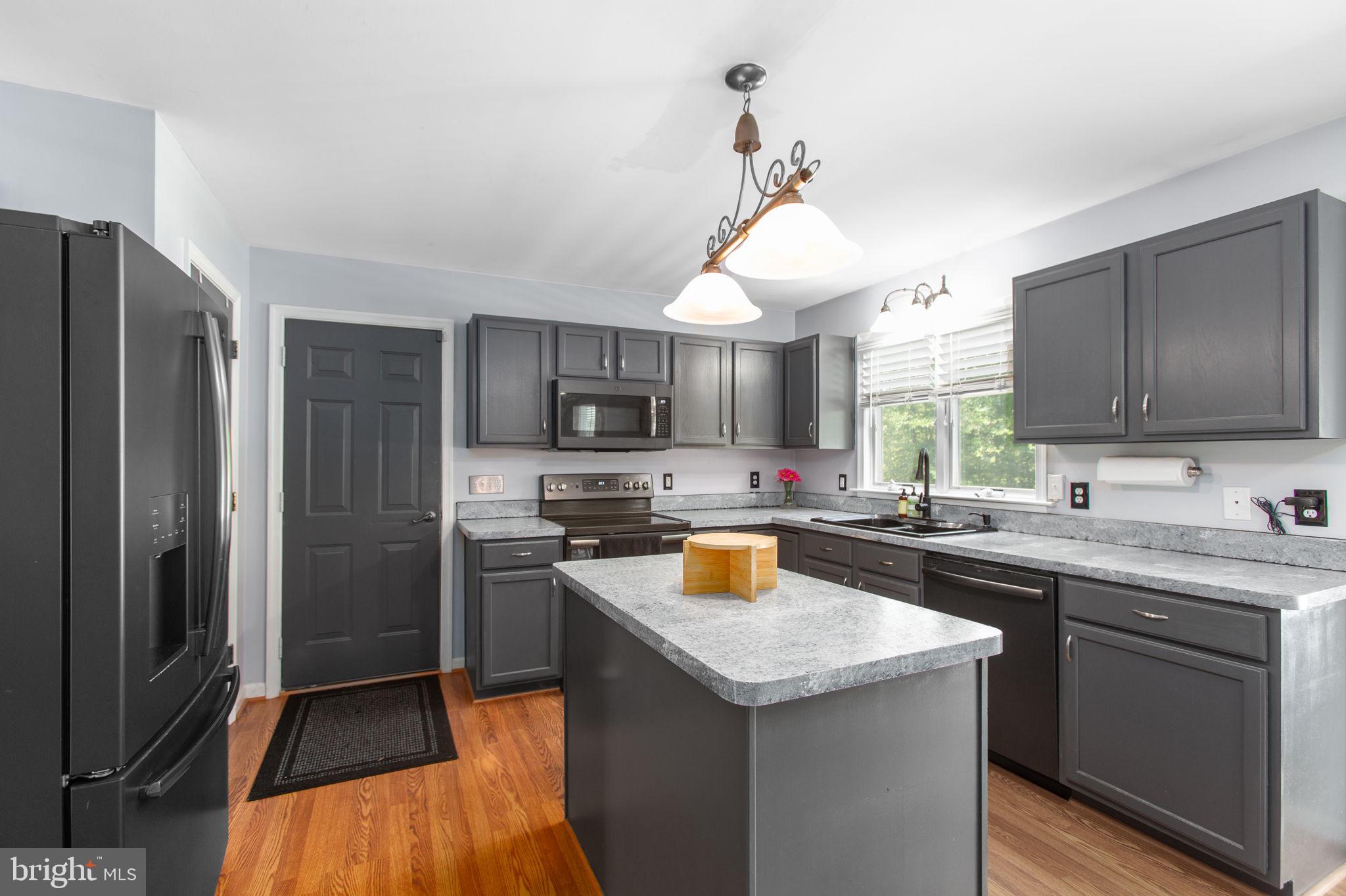 STONEYBROOKE - Residential