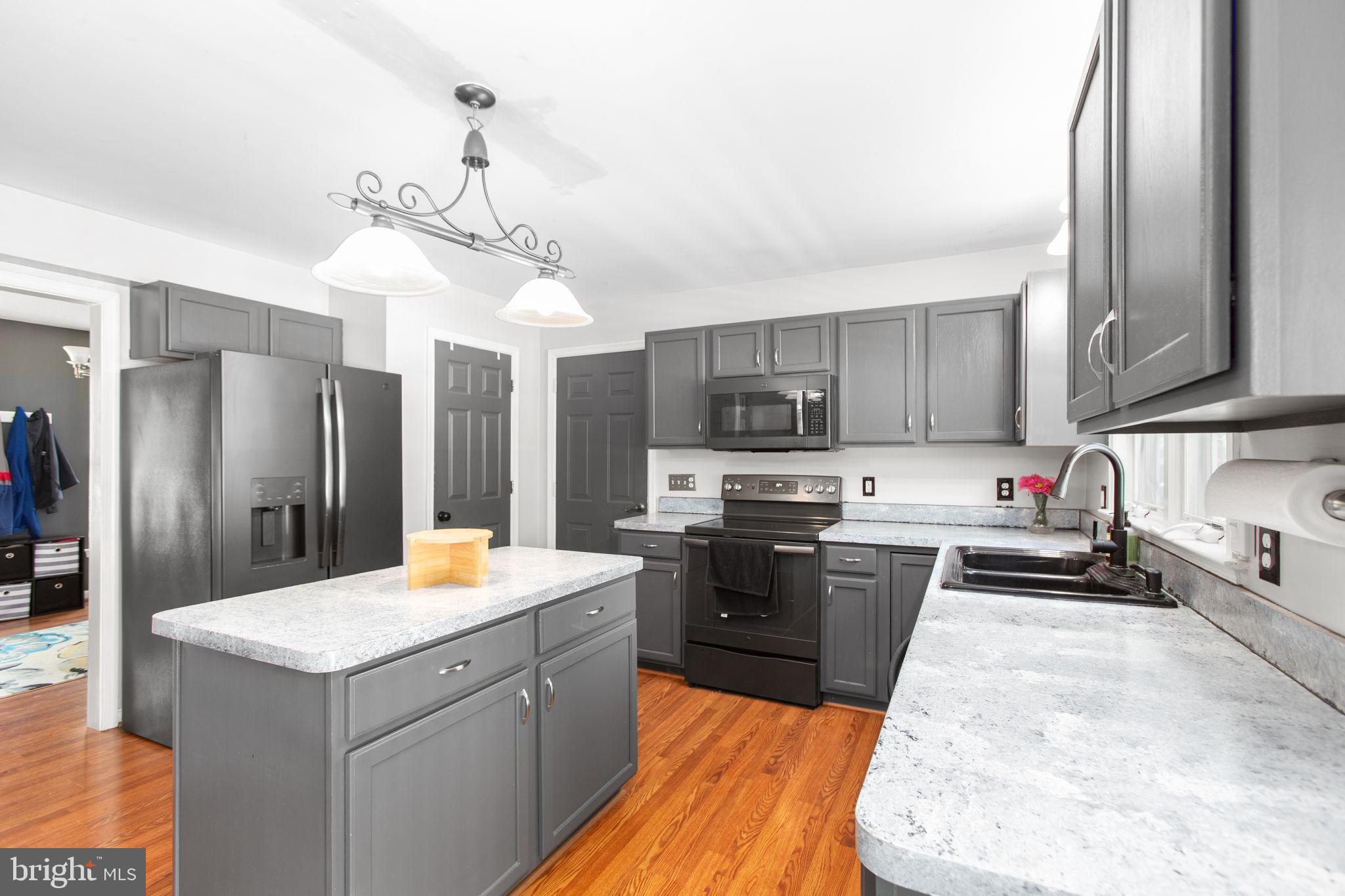 STONEYBROOKE - Residential