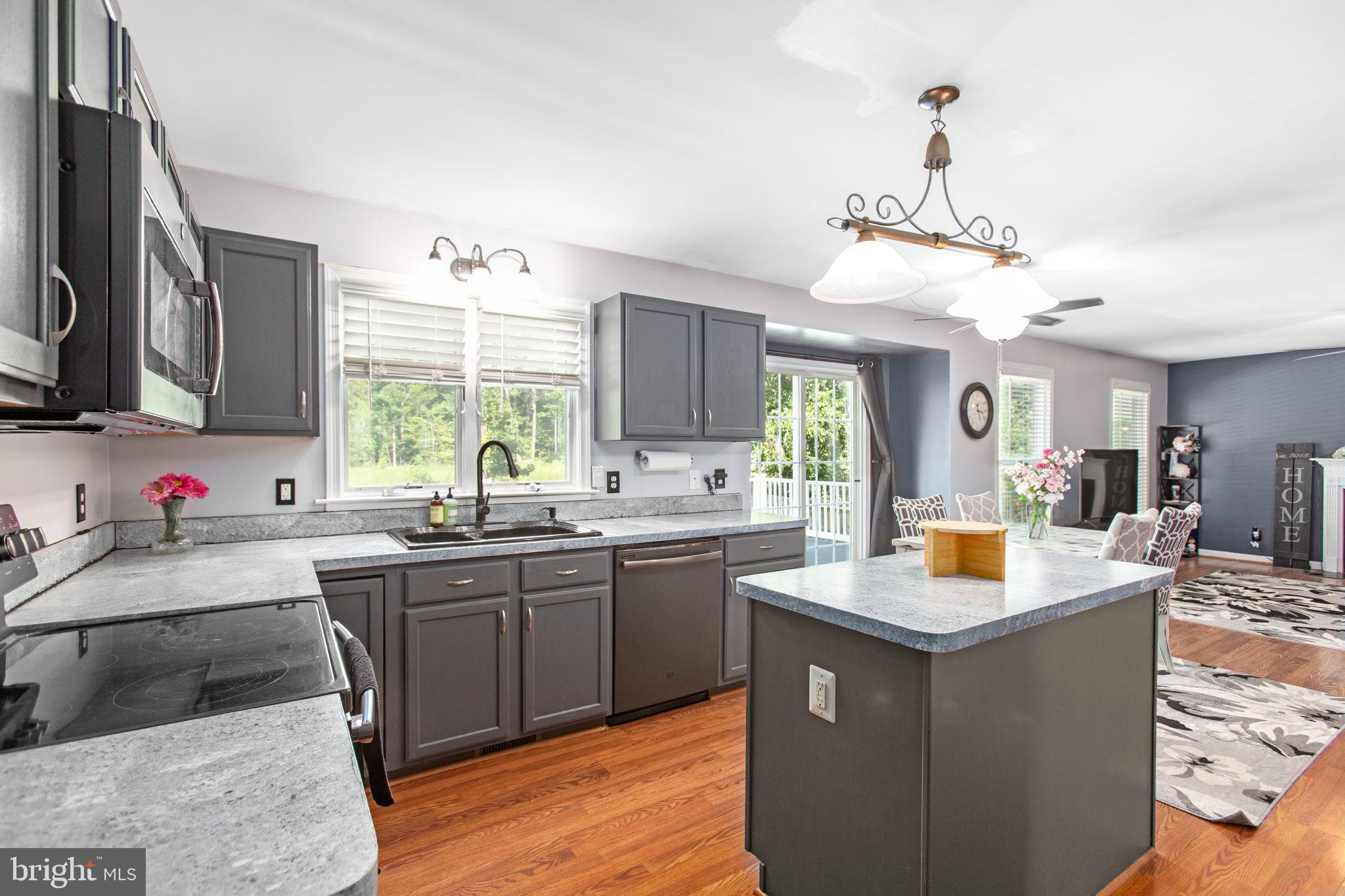 STONEYBROOKE - Residential