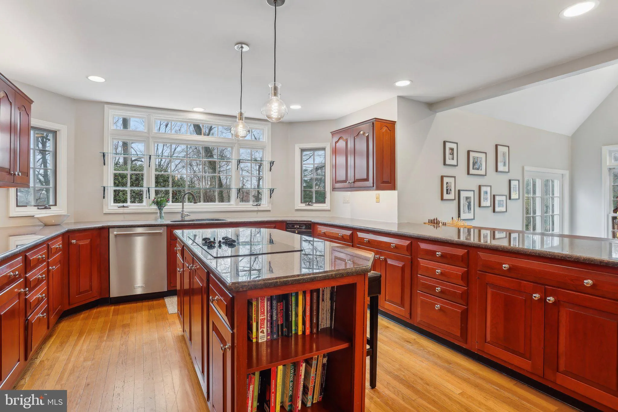 Malvern, Pennsylvania 19355, United States, 5 Bedrooms Bedrooms, ,4 BathroomsBathrooms,Residential,Active,103465