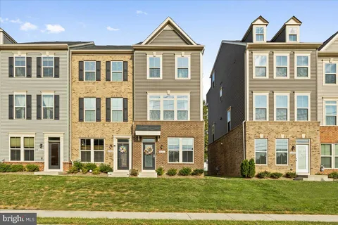 43771 Stubble Corner Square, Ashburn, VA MLS: VALO2096540