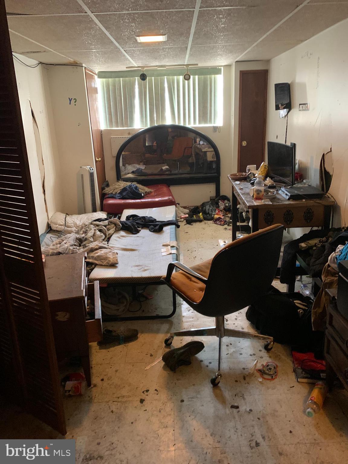 WEST OAK LANE - Residential