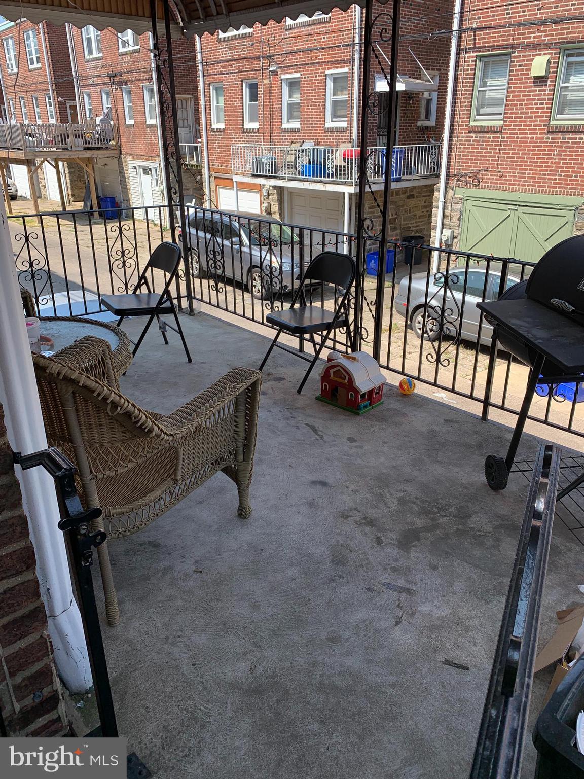 WEST OAK LANE - Residential