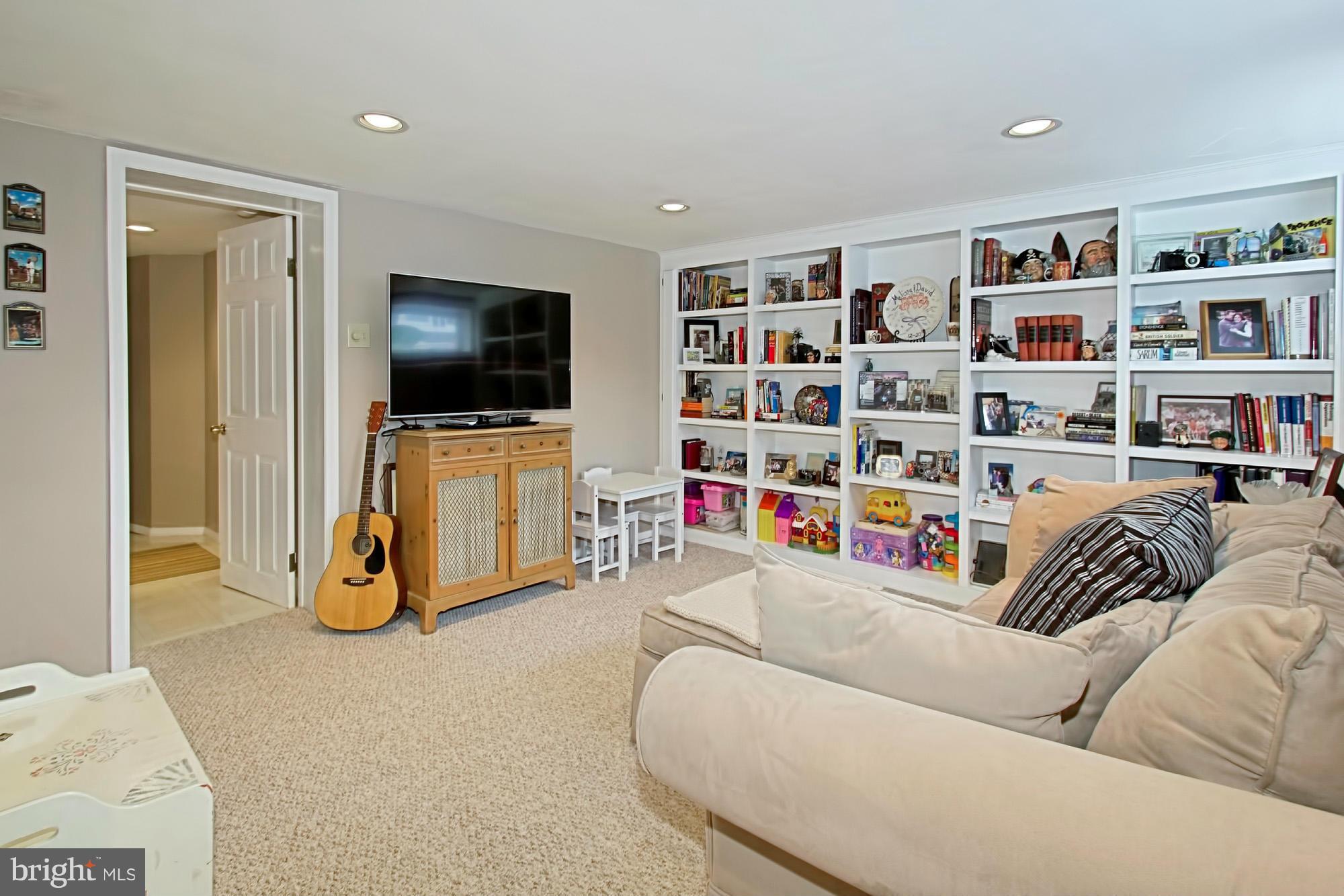 ROSEMONT - Residential