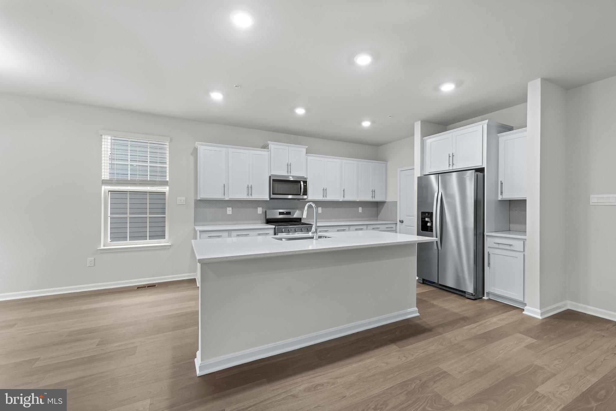 CREEKSIDE ESTATES - Residential