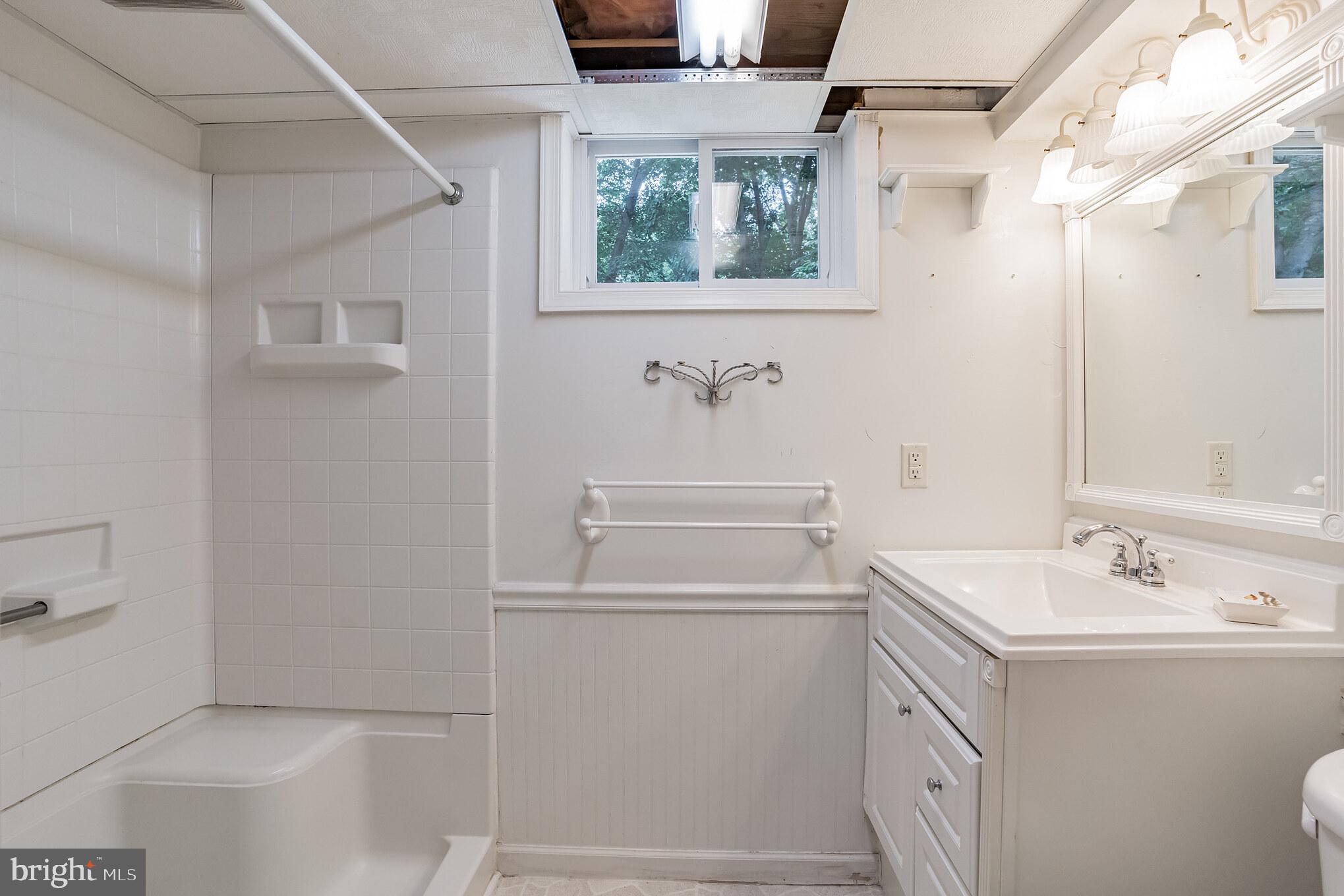 LONG BEACH - Residential