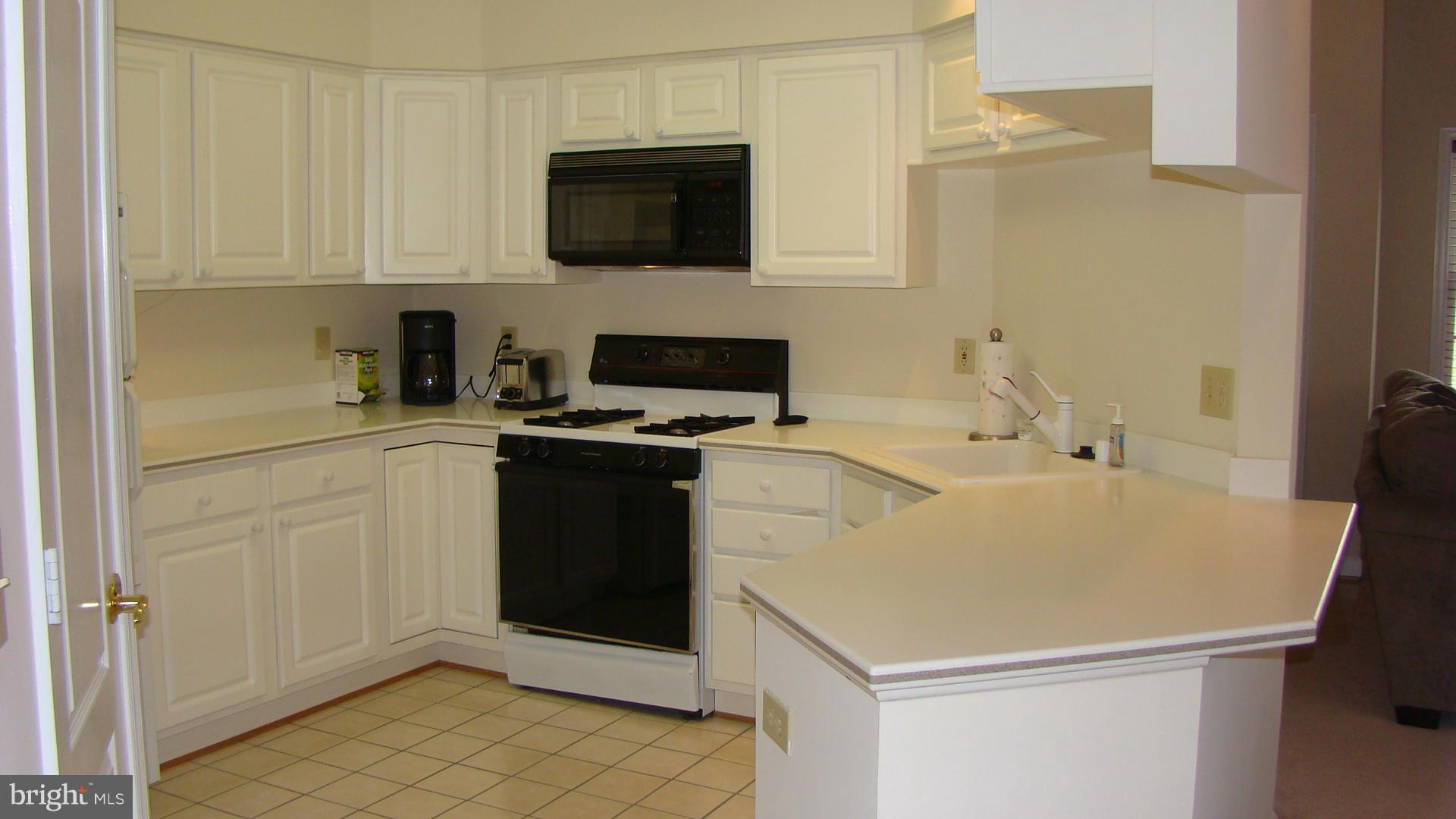 FALLS STATION - Residential Lease