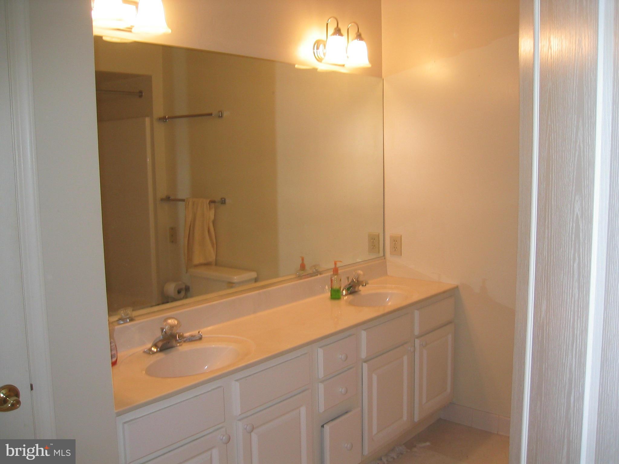 FALLS STATION - Residential Lease