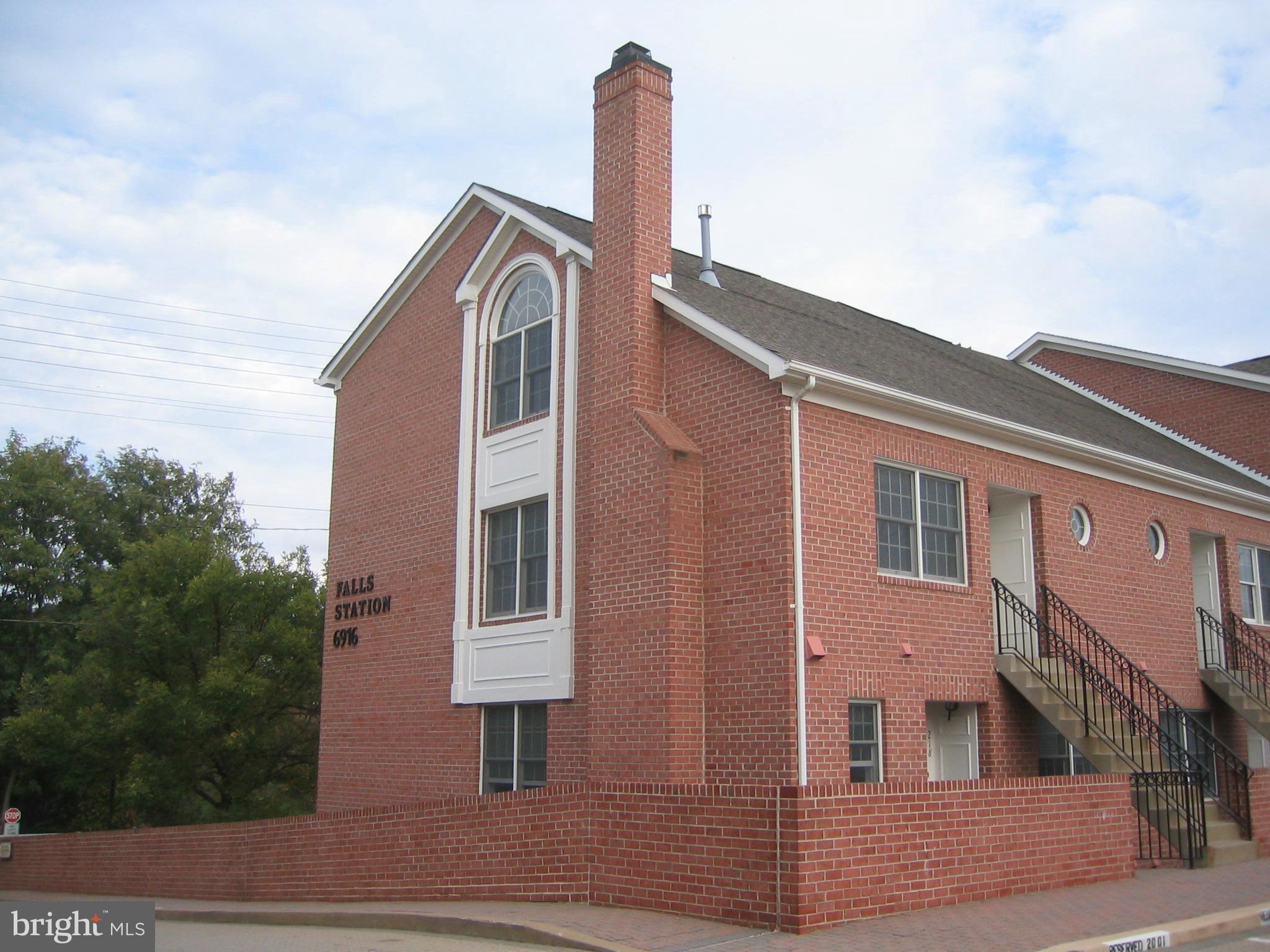 FALLS STATION - Residential Lease