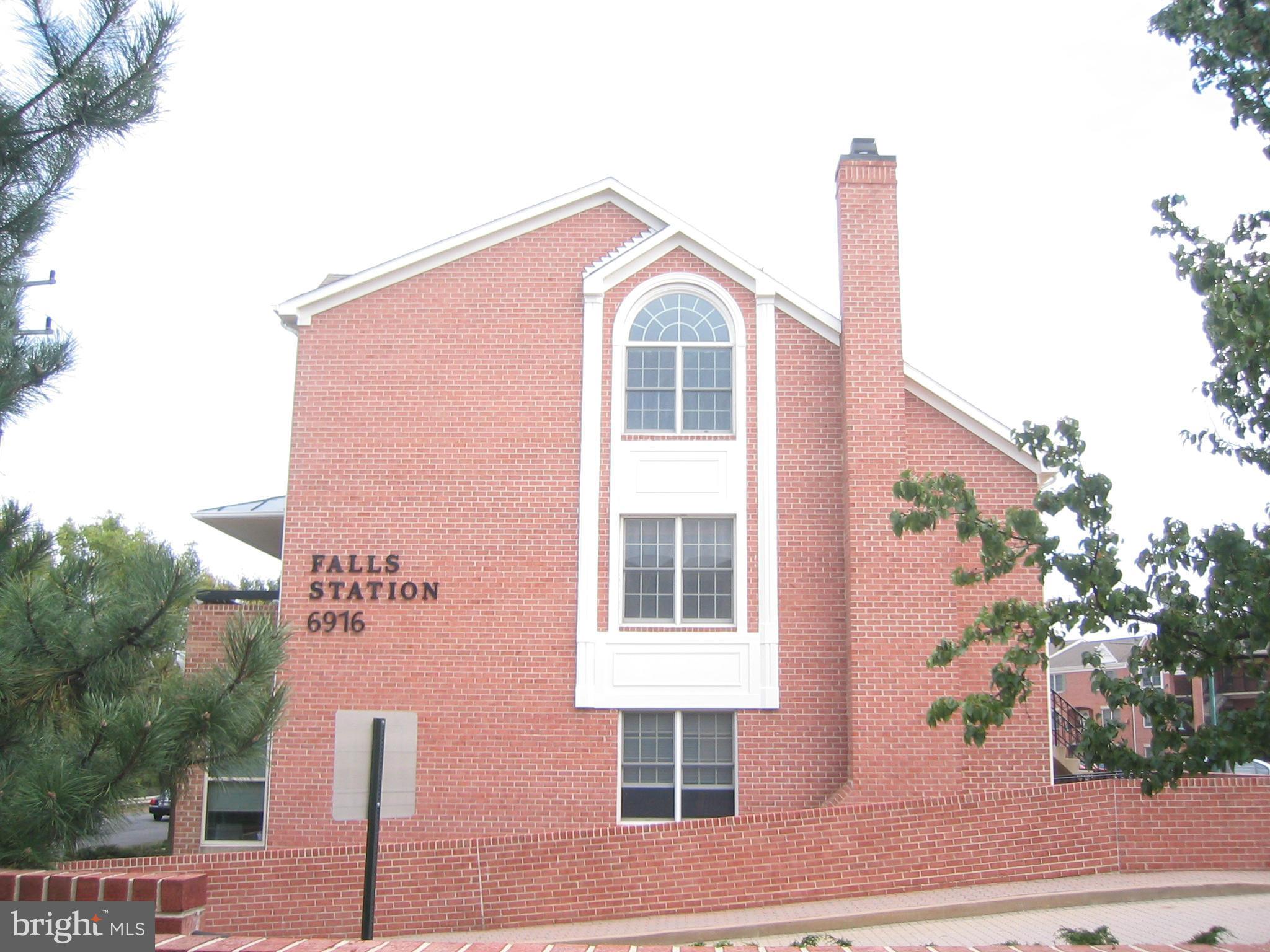 FALLS STATION - Residential Lease