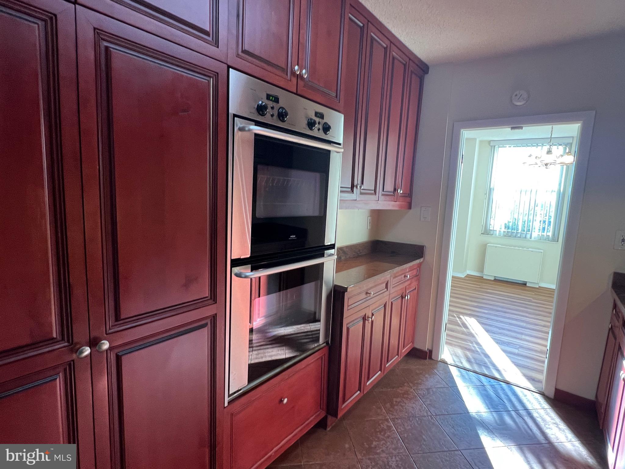 ROLAND PARK - Residential Lease