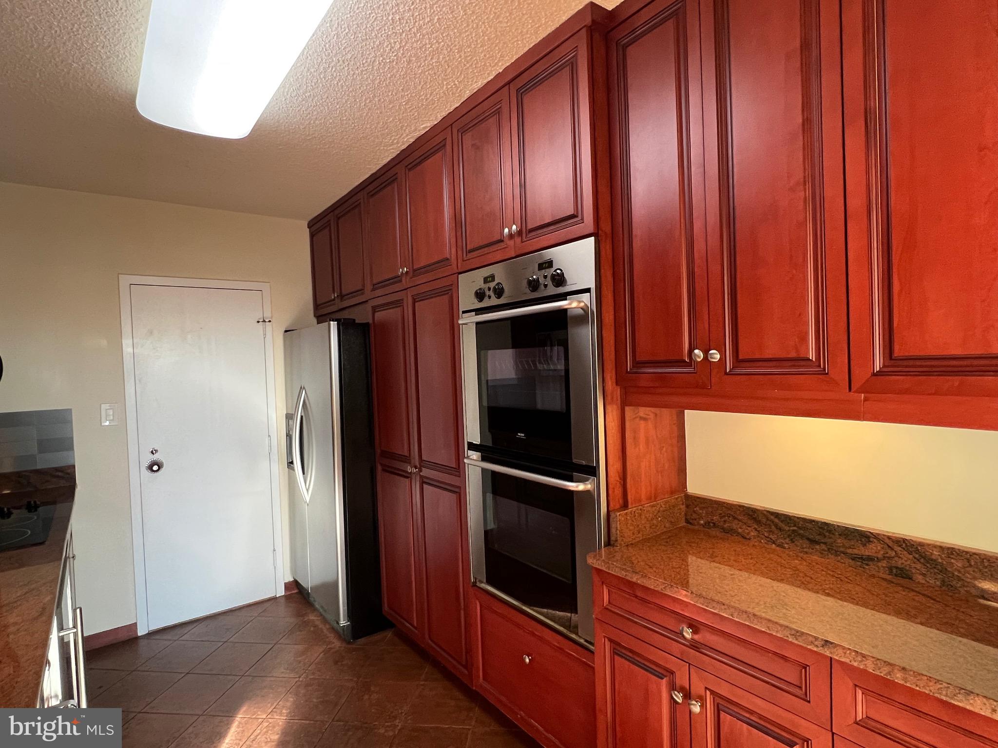 ROLAND PARK - Residential Lease