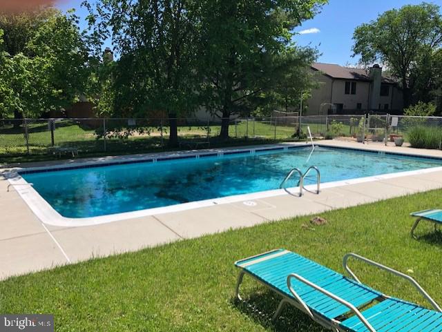 ROLAND PARK - Residential Lease