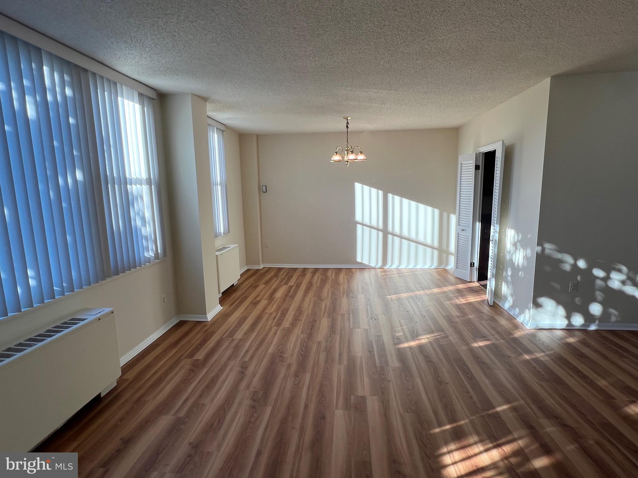 ROLAND PARK - Residential Lease