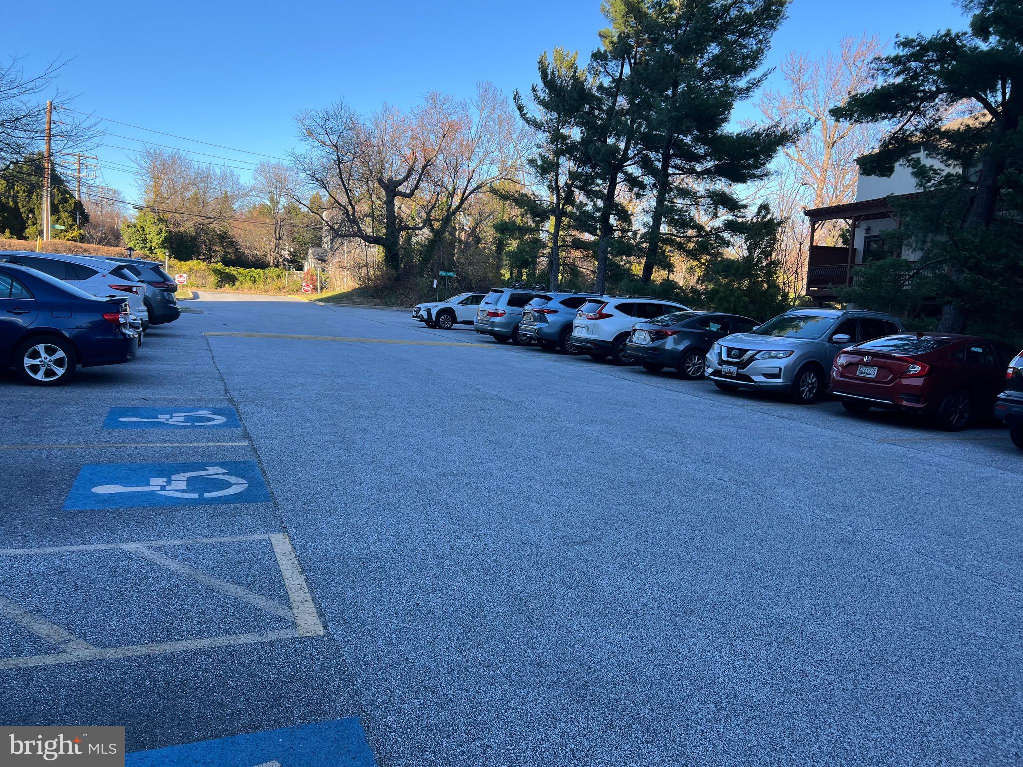 ROLAND PARK - Residential Lease