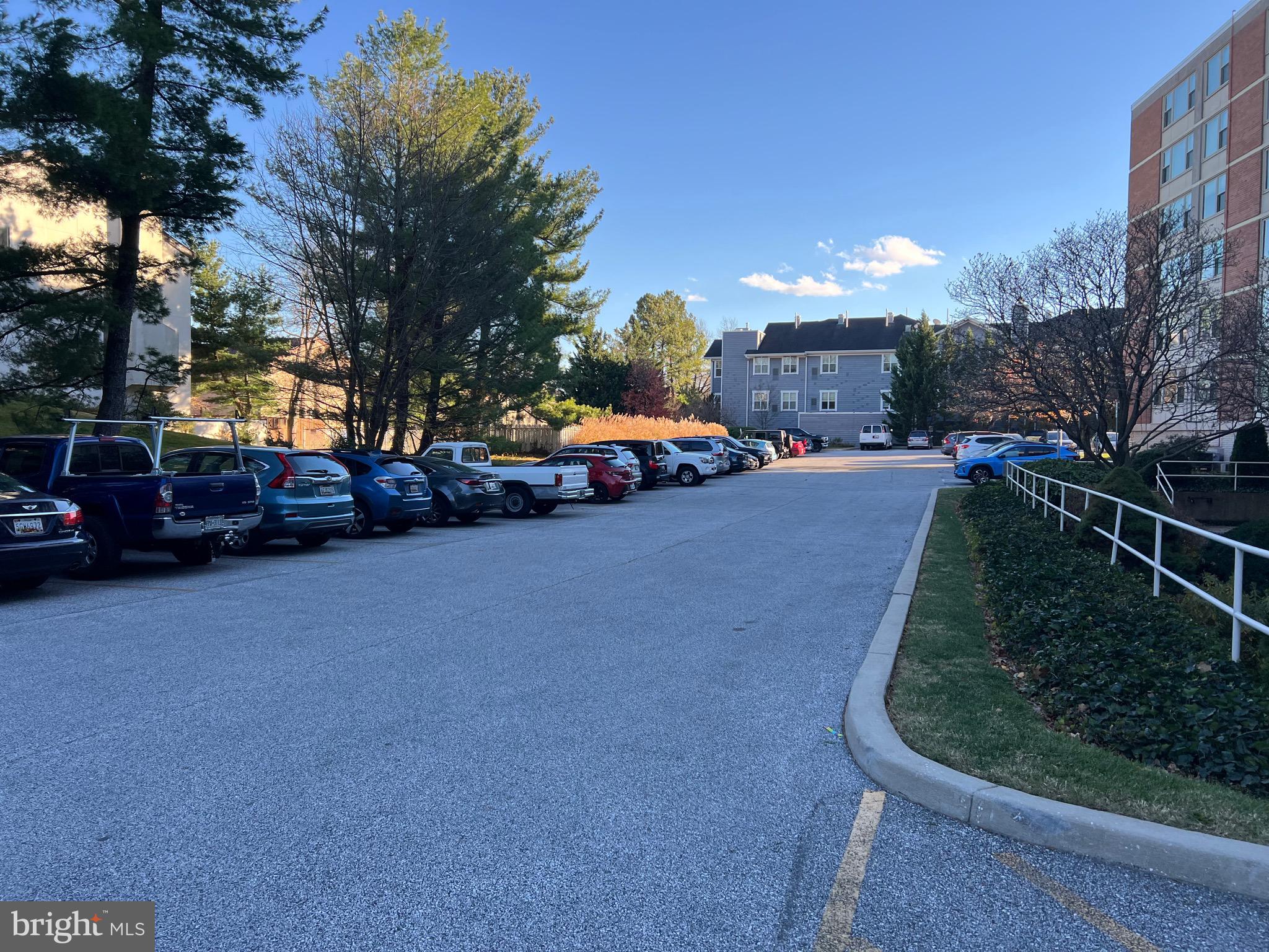 ROLAND PARK - Residential Lease