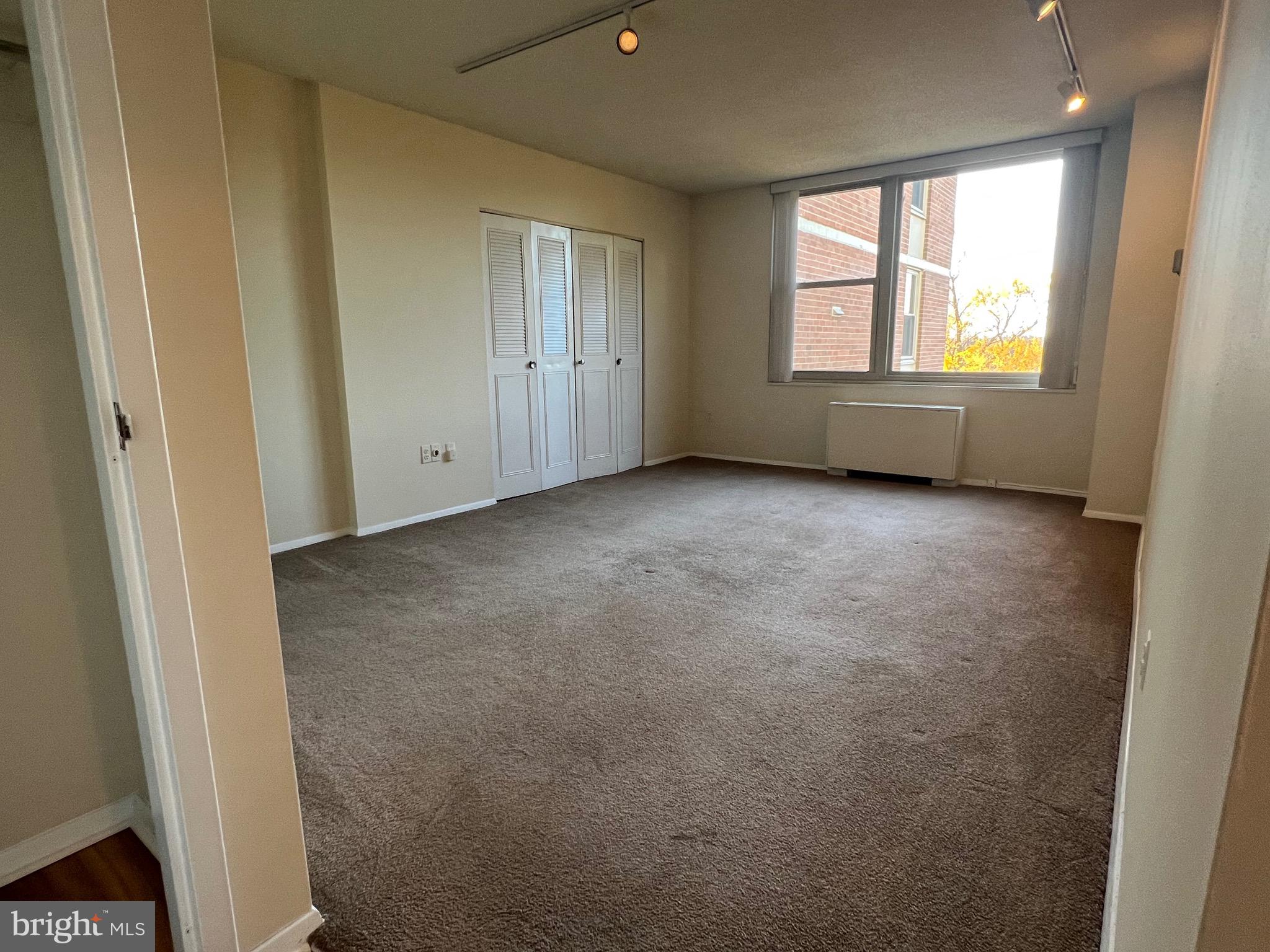 ROLAND PARK - Residential Lease