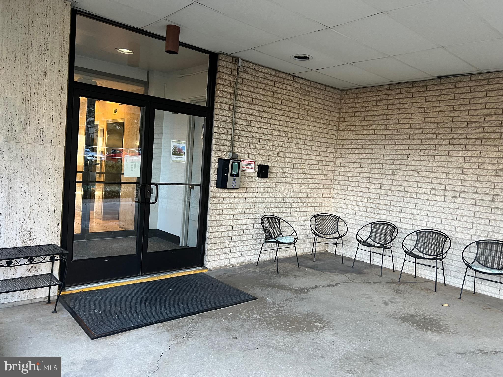 ROLAND PARK - Residential Lease