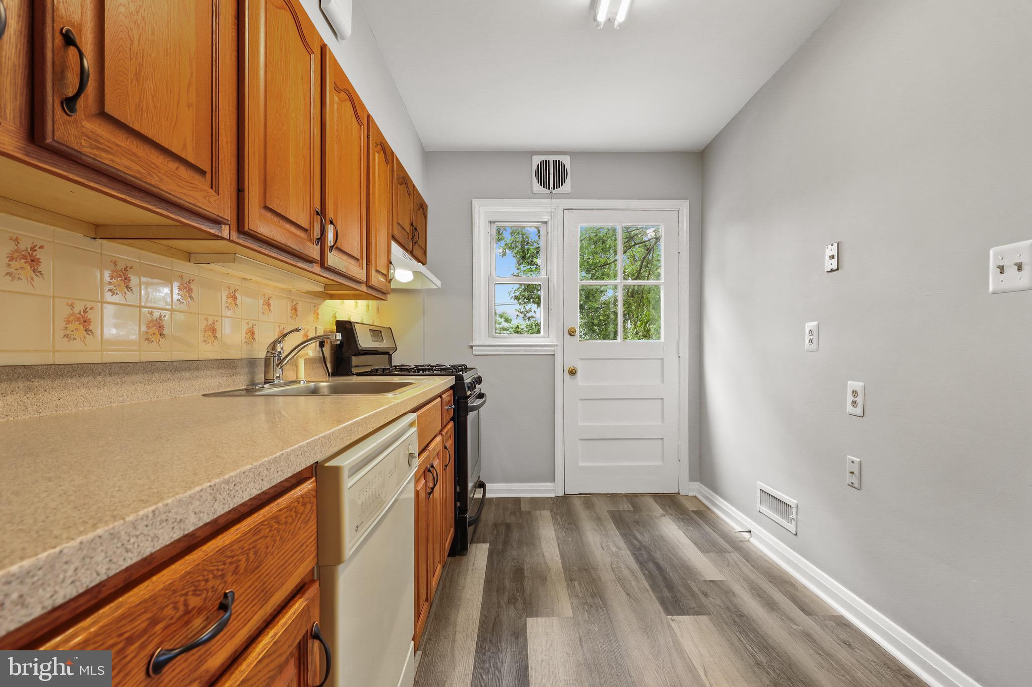 EASTWOOD - Residential