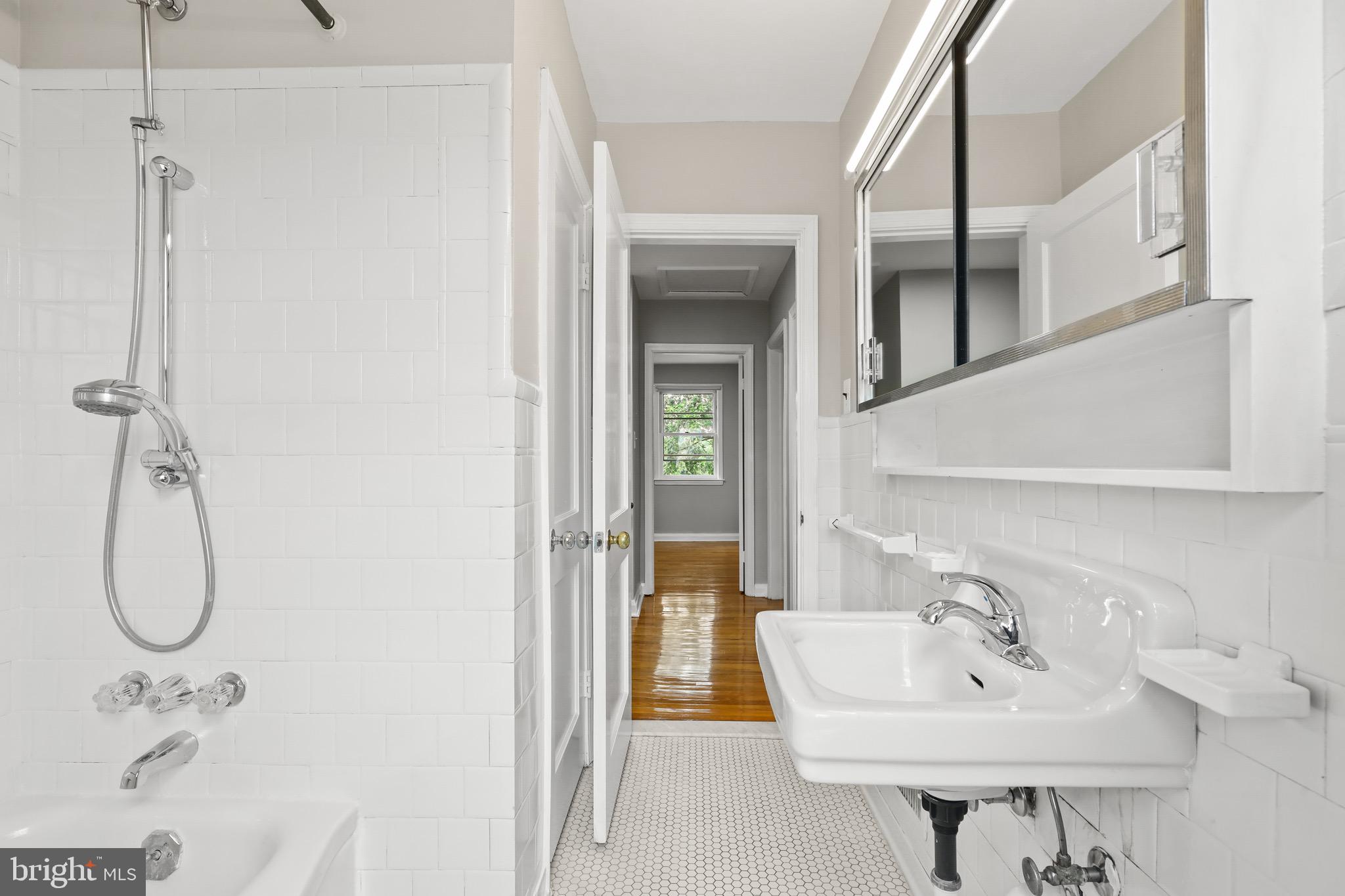 EASTWOOD - Residential