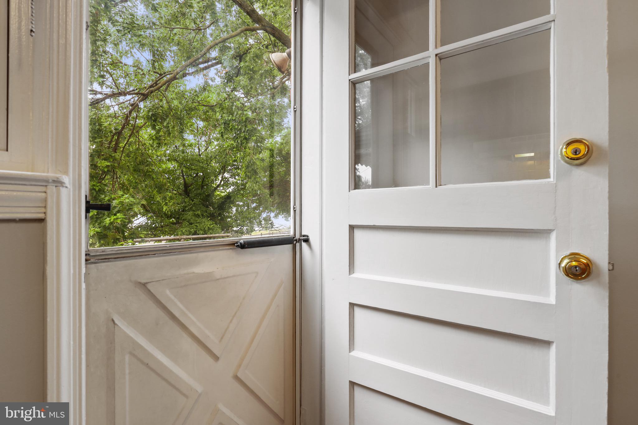 EASTWOOD - Residential