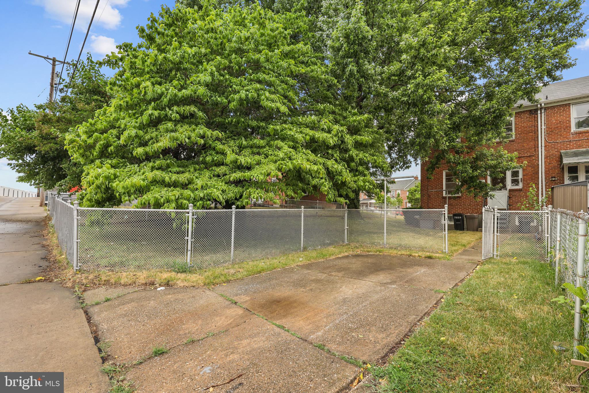 EASTWOOD - Residential