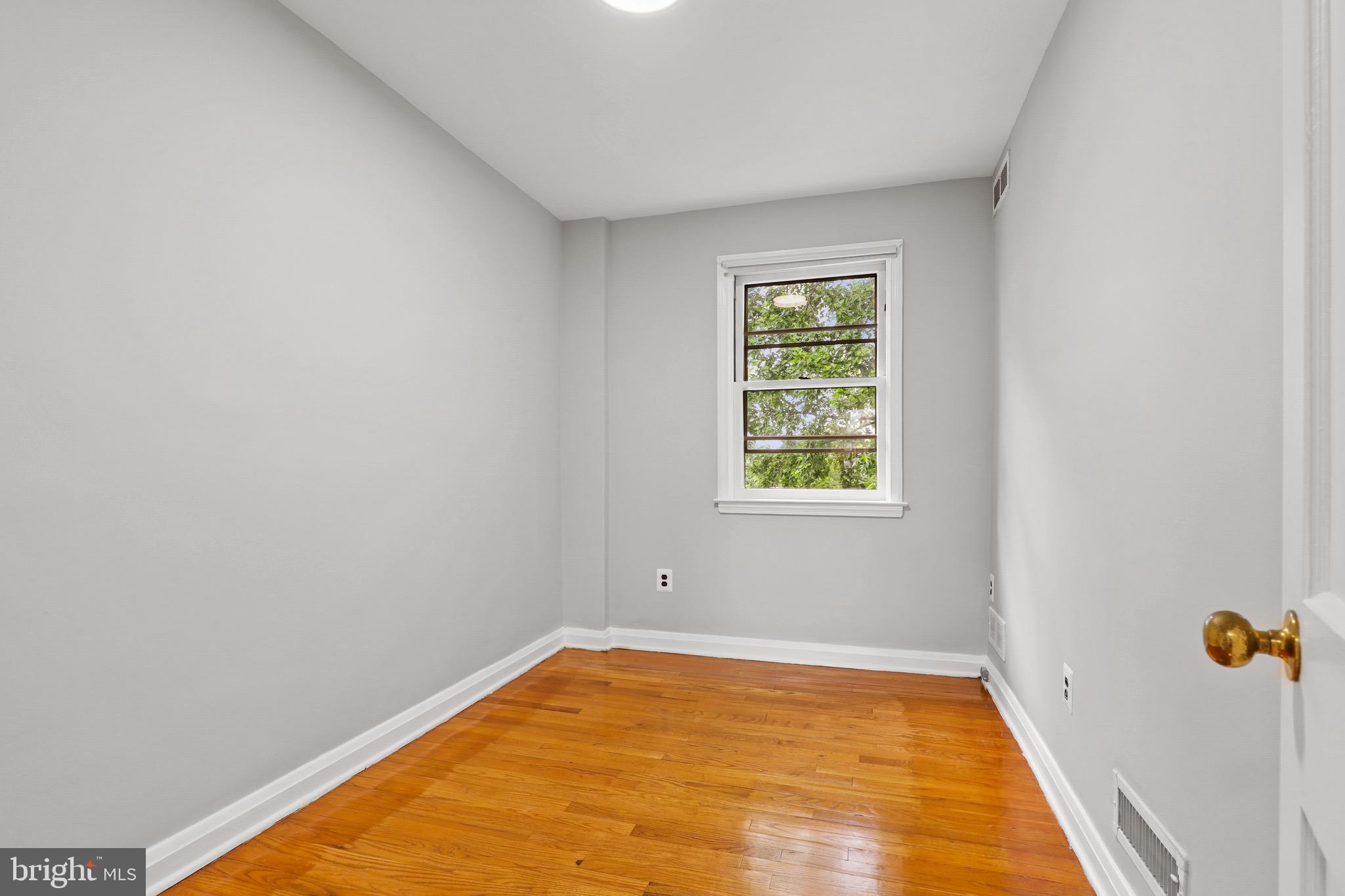 EASTWOOD - Residential