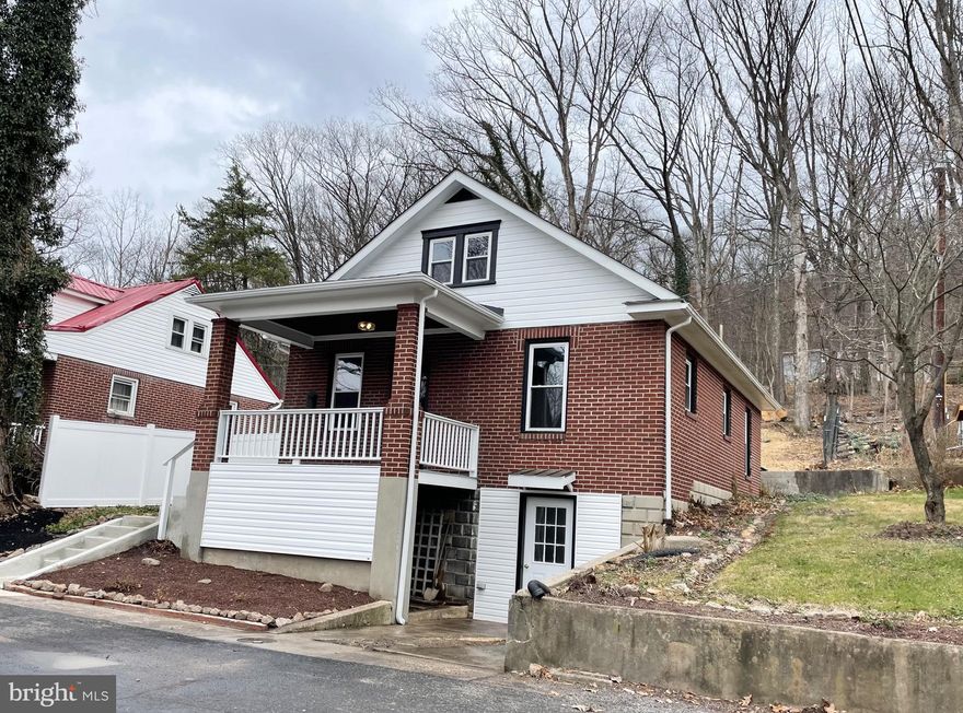 Step into this sweet old soul of a home—where original woodwork and hardwood floors meet a brand-new glow-up. ✨
She’s got character where it counts (hello, gorgeous staircase!), plus all the modern cravings checked off: new tiled bathroom, granite countertops, custom cabinets, and sparkling new appliances.
Unique light fixtures add personality, while covered front and side porches are perfect for Amazon package protection📦
Love outdoor hangouts? The backyard’s been excavated with a custom hardscape, just add the s’mores. 🍫🔥
Bonus room in the basement could be an office, gym, hideout, or simply a den.
With the brick exterior and new roof it’s serving old-home charm without the old-home headaches. 🙌
Come meet the house that’s aging like fine wine—but remodeled like a modern masterpiece.