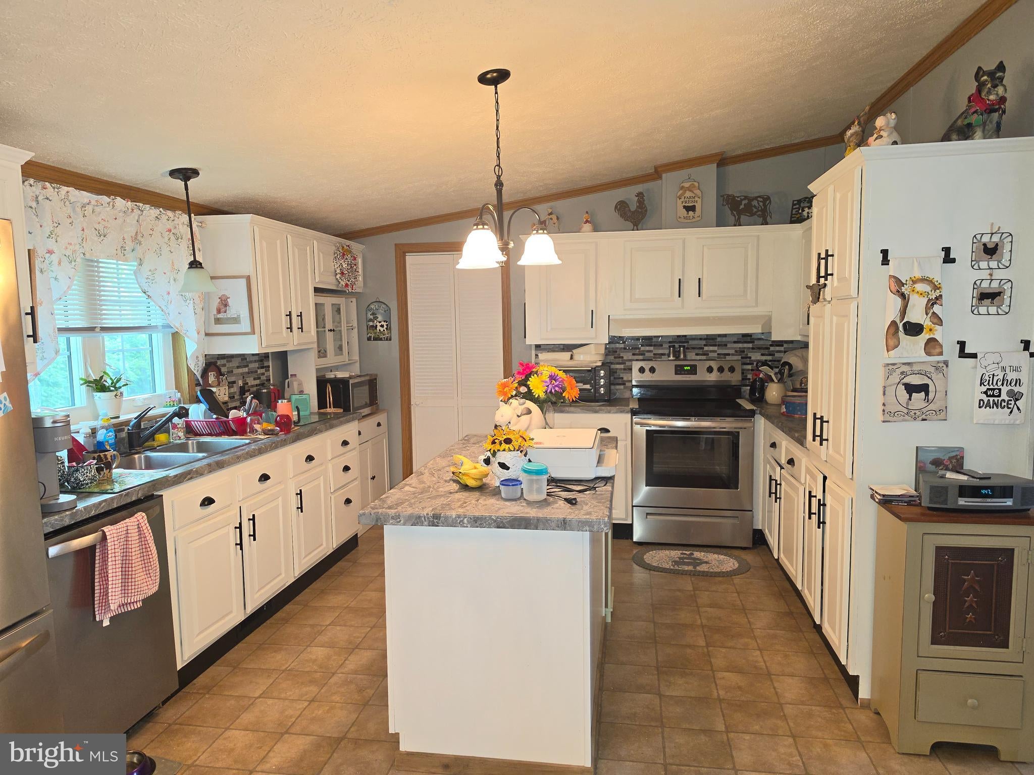 17 PATRICIA DRIVE