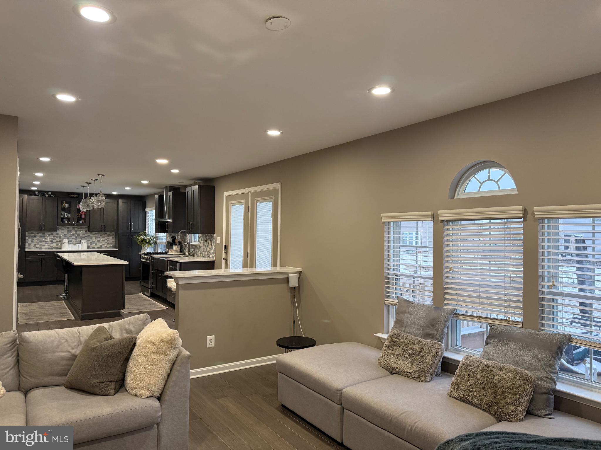 WALNUT POINT - Residential