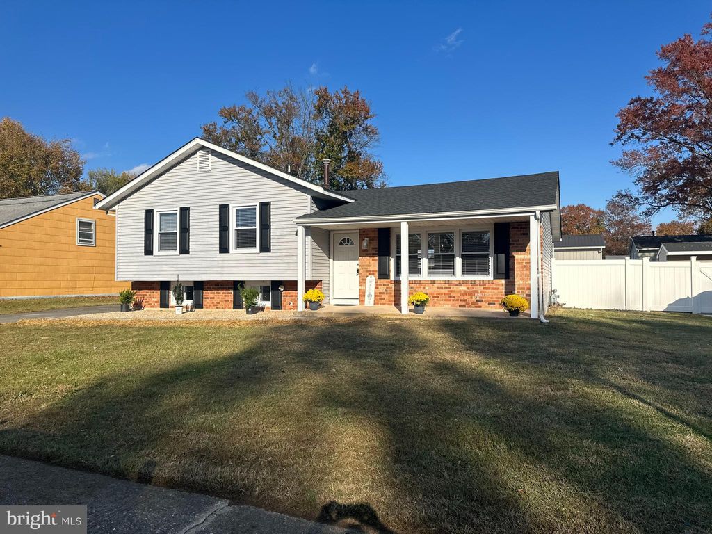 Photo of 308 Deerfield Road, NEWARK, DE 19713 (MLS # DENC2092386)
