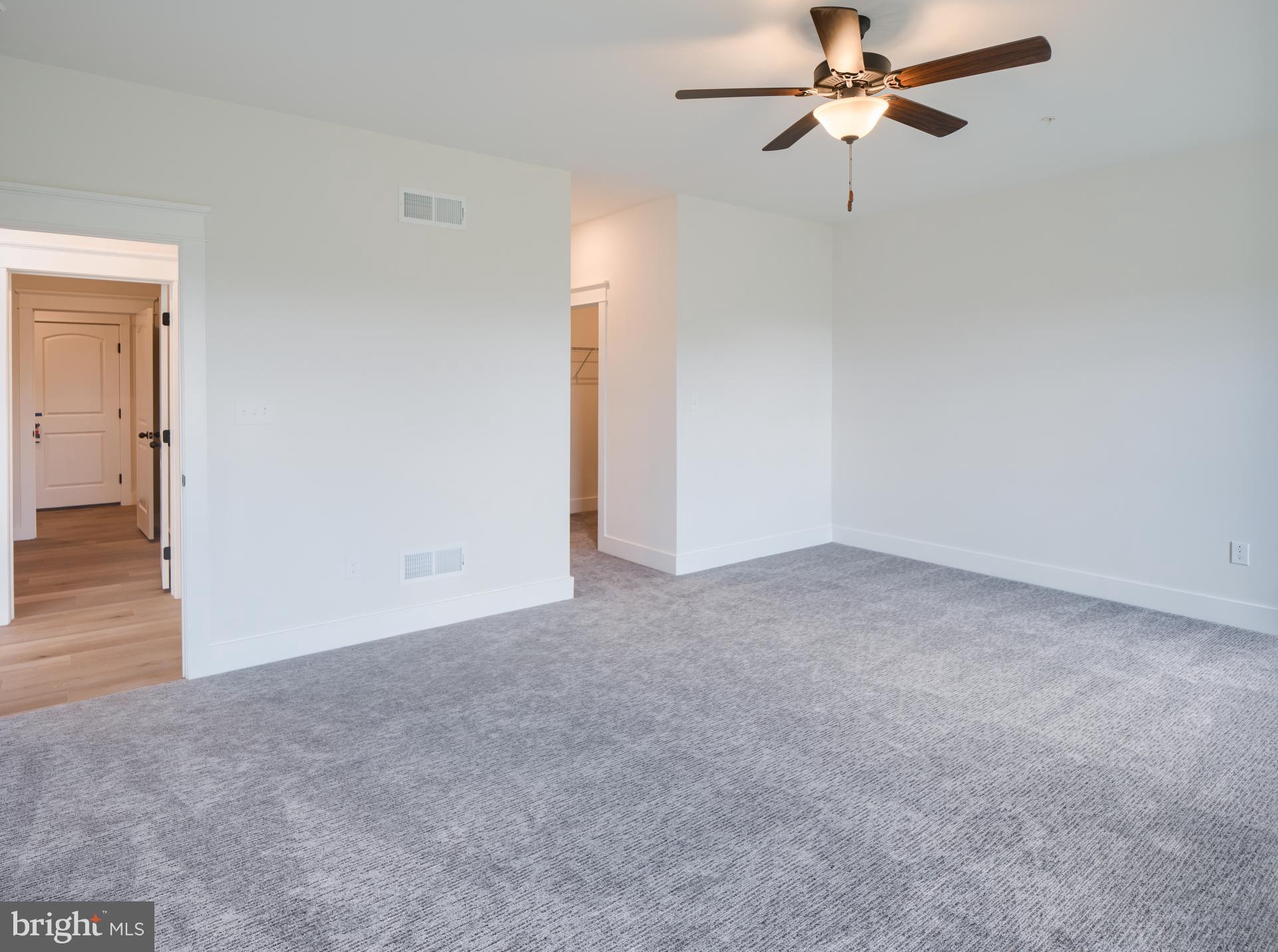 LEGACY FARMS - Residential