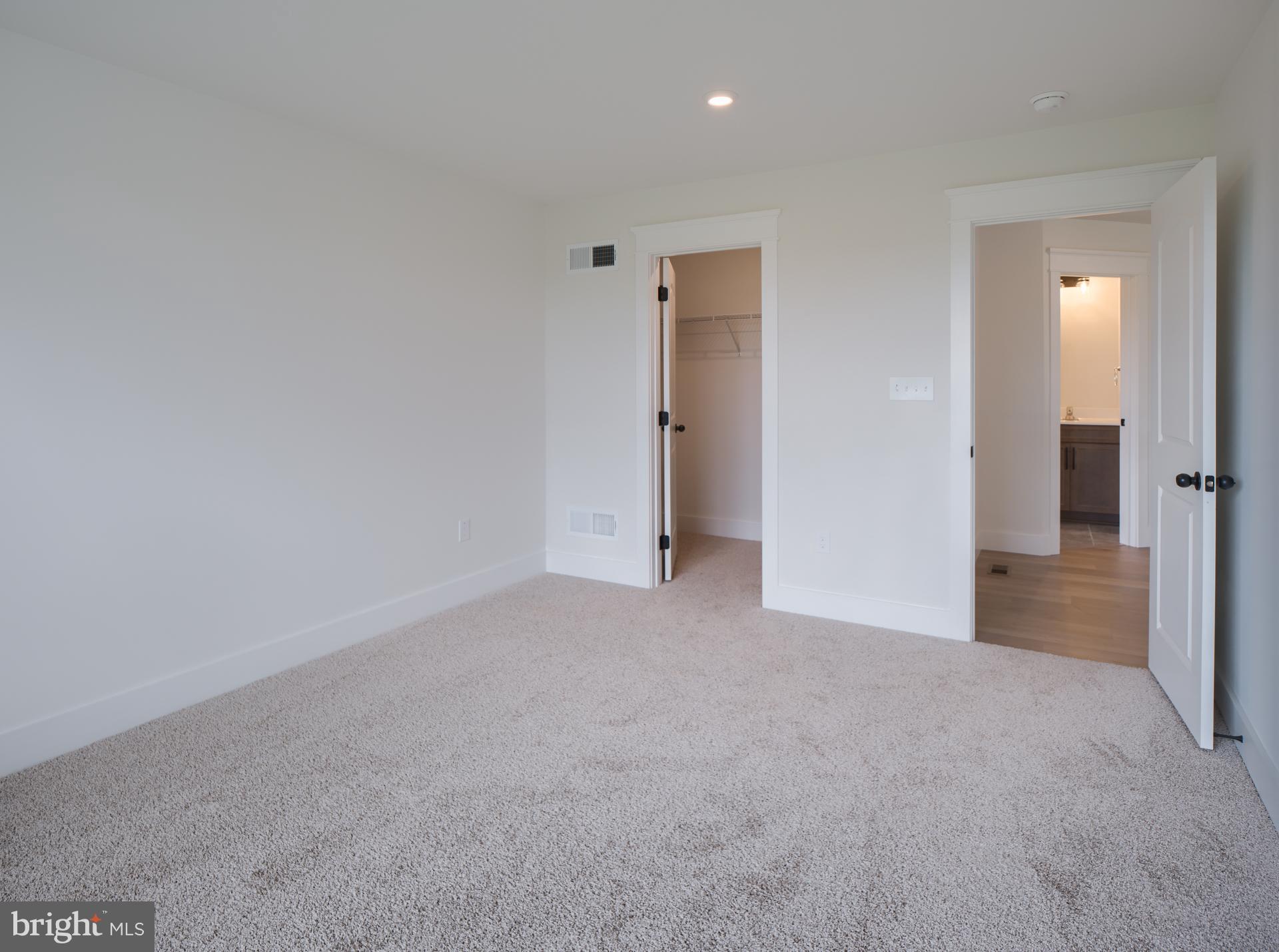 LEGACY FARMS - Residential