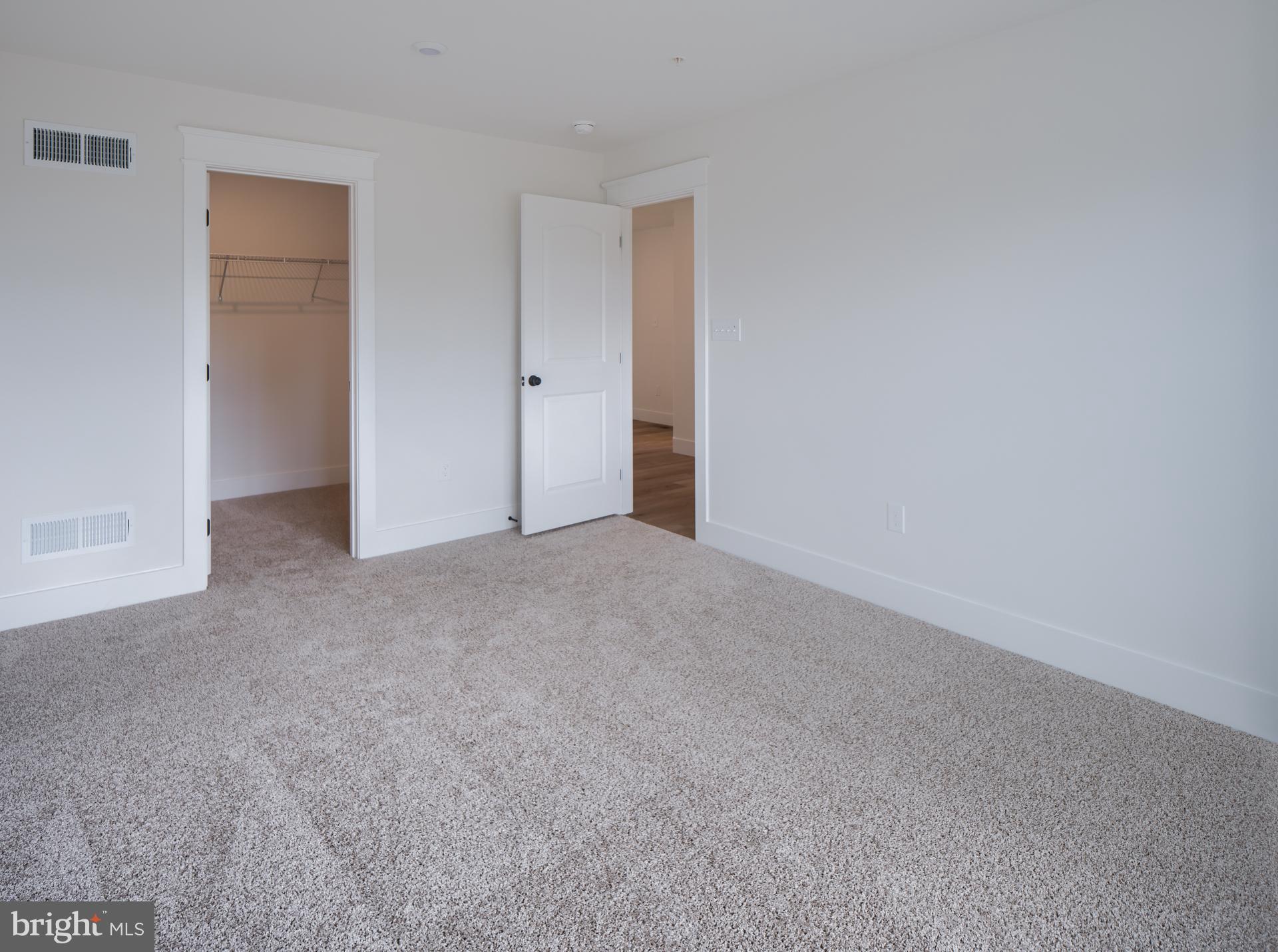 LEGACY FARMS - Residential