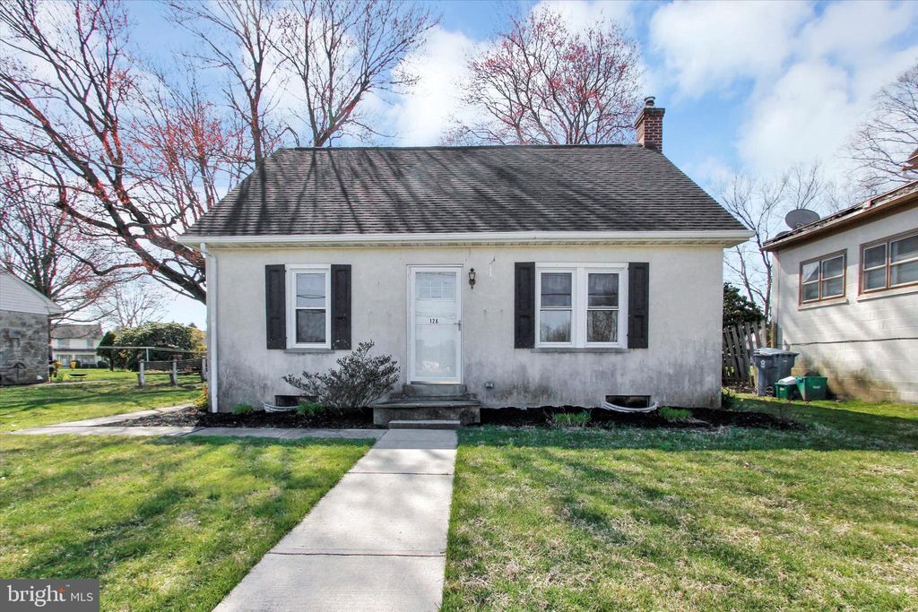 Photo of 128 E HOOVER ST, MOUNTVILLE, PA 17554 (MLS # PALA2032802)