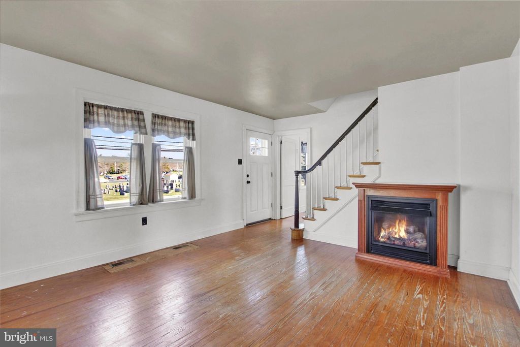 Photo of 128 E HOOVER ST, MOUNTVILLE, PA 17554 (MLS # PALA2032802)