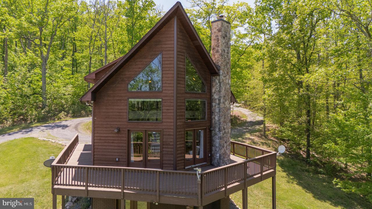 267 TOMAHAWK LANE