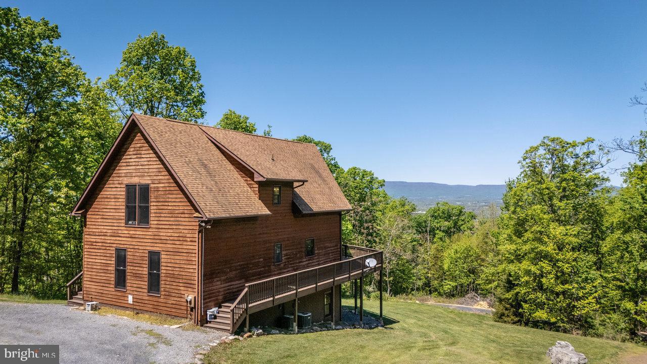 267 TOMAHAWK LANE