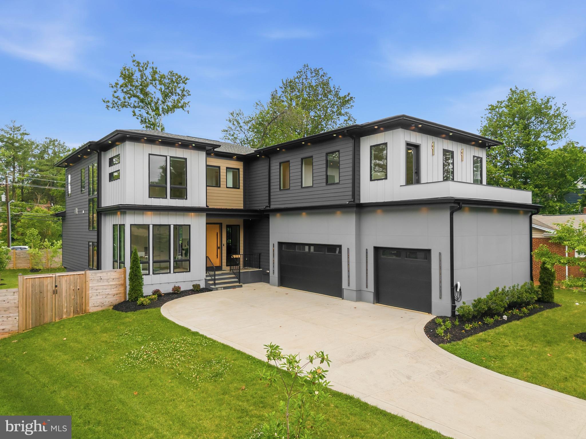 909 MYERS CIRCLE SW