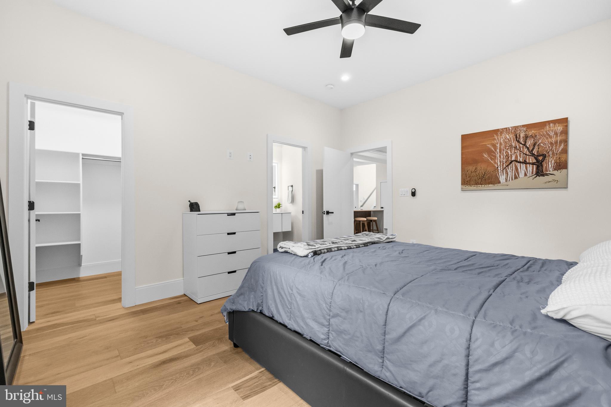 VIENNA WOODS - Residential