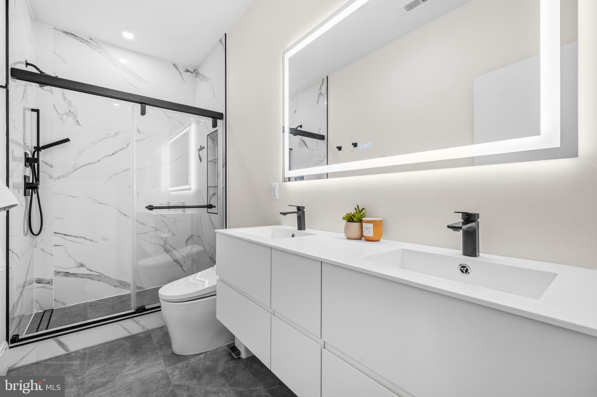 VIENNA WOODS - Residential
