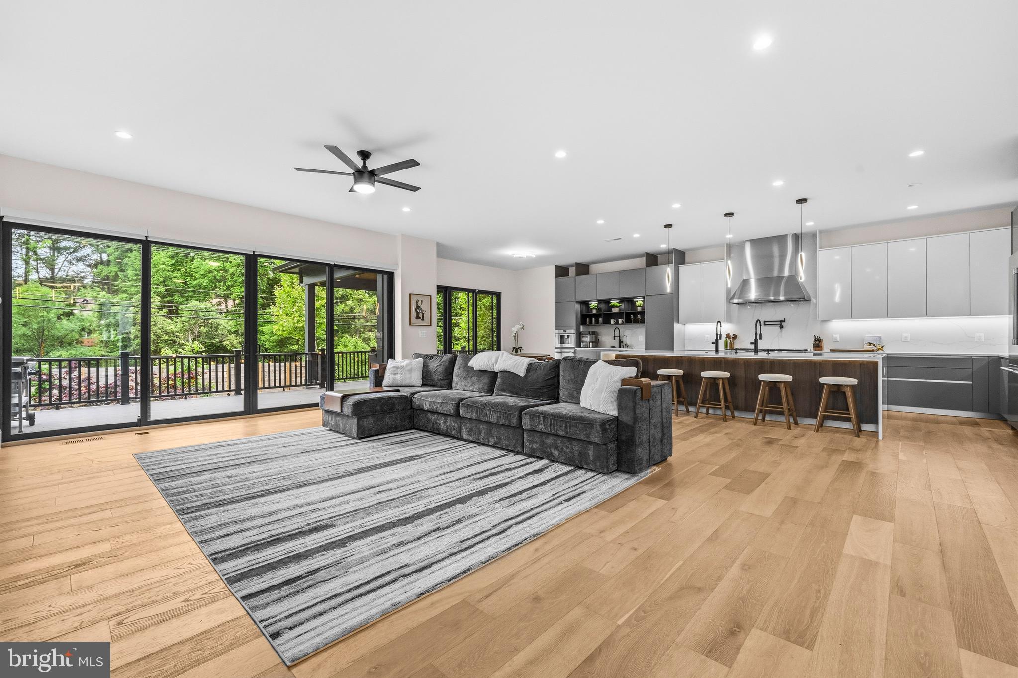 VIENNA WOODS - Residential