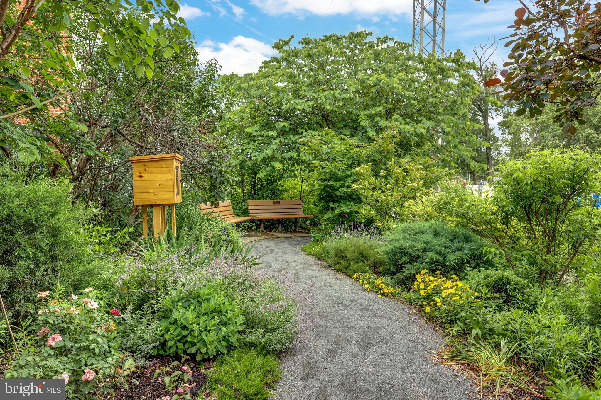 VIENNA WOODS - Residential