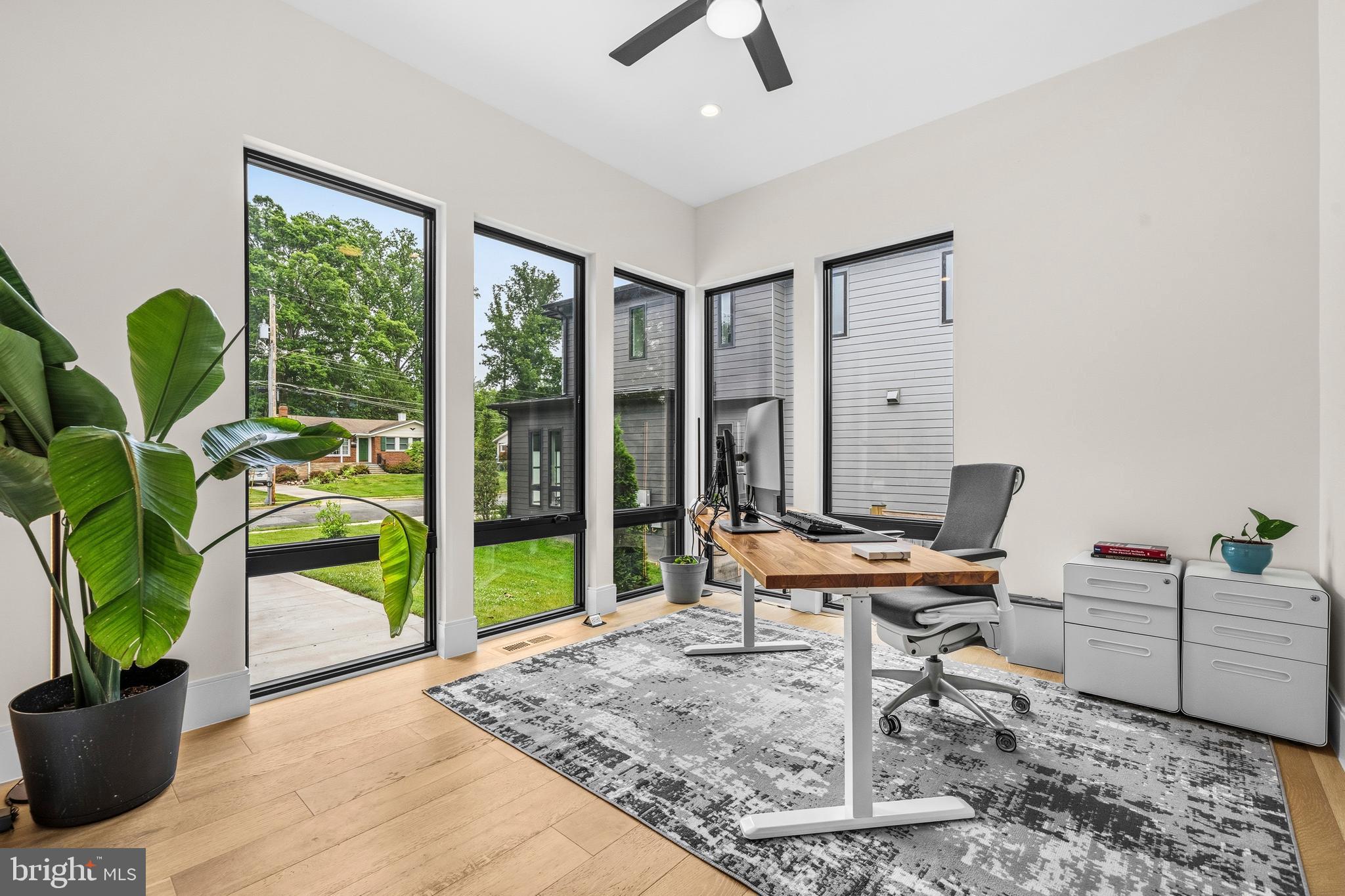 VIENNA WOODS - Residential