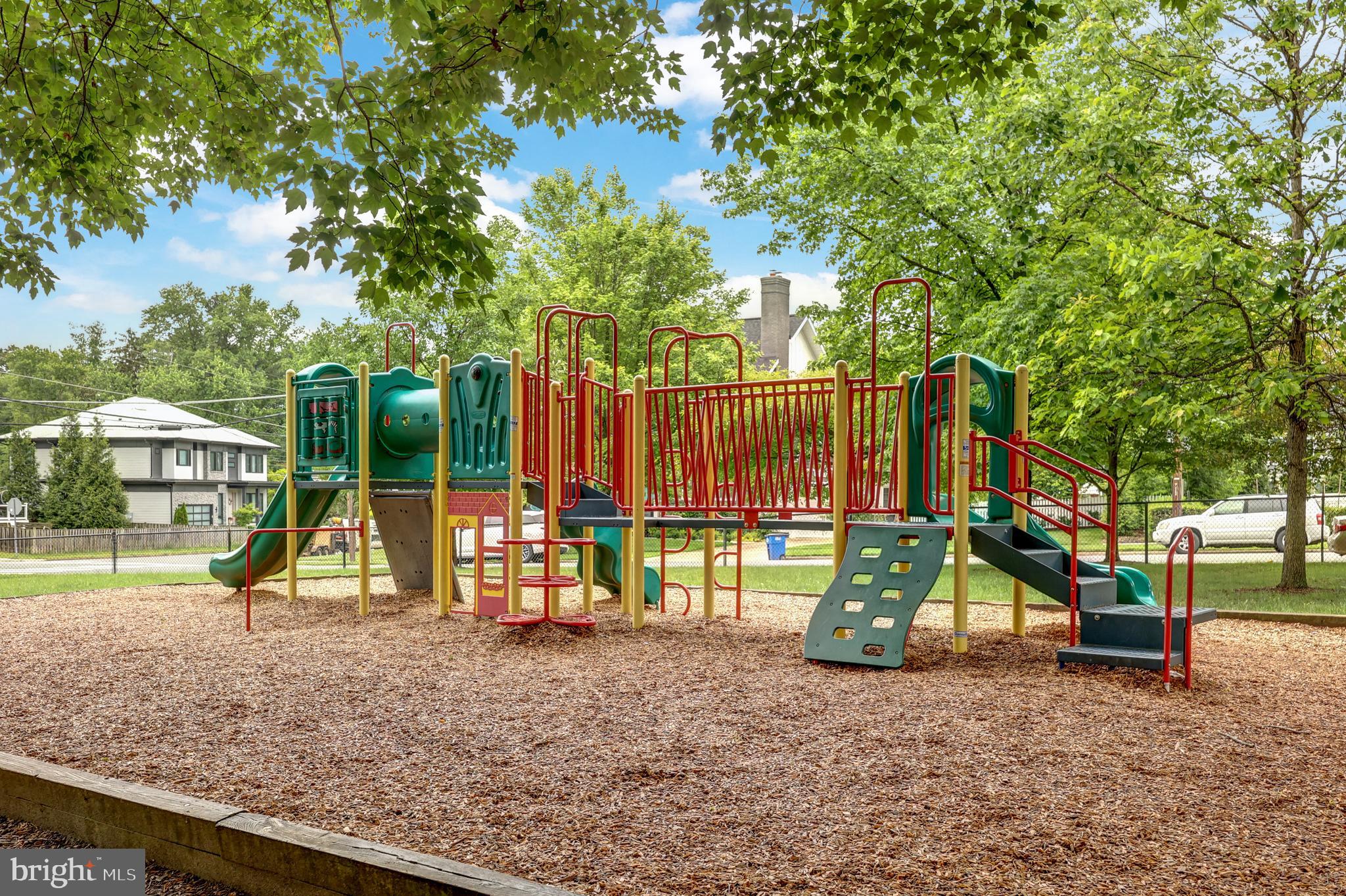 VIENNA WOODS - Residential