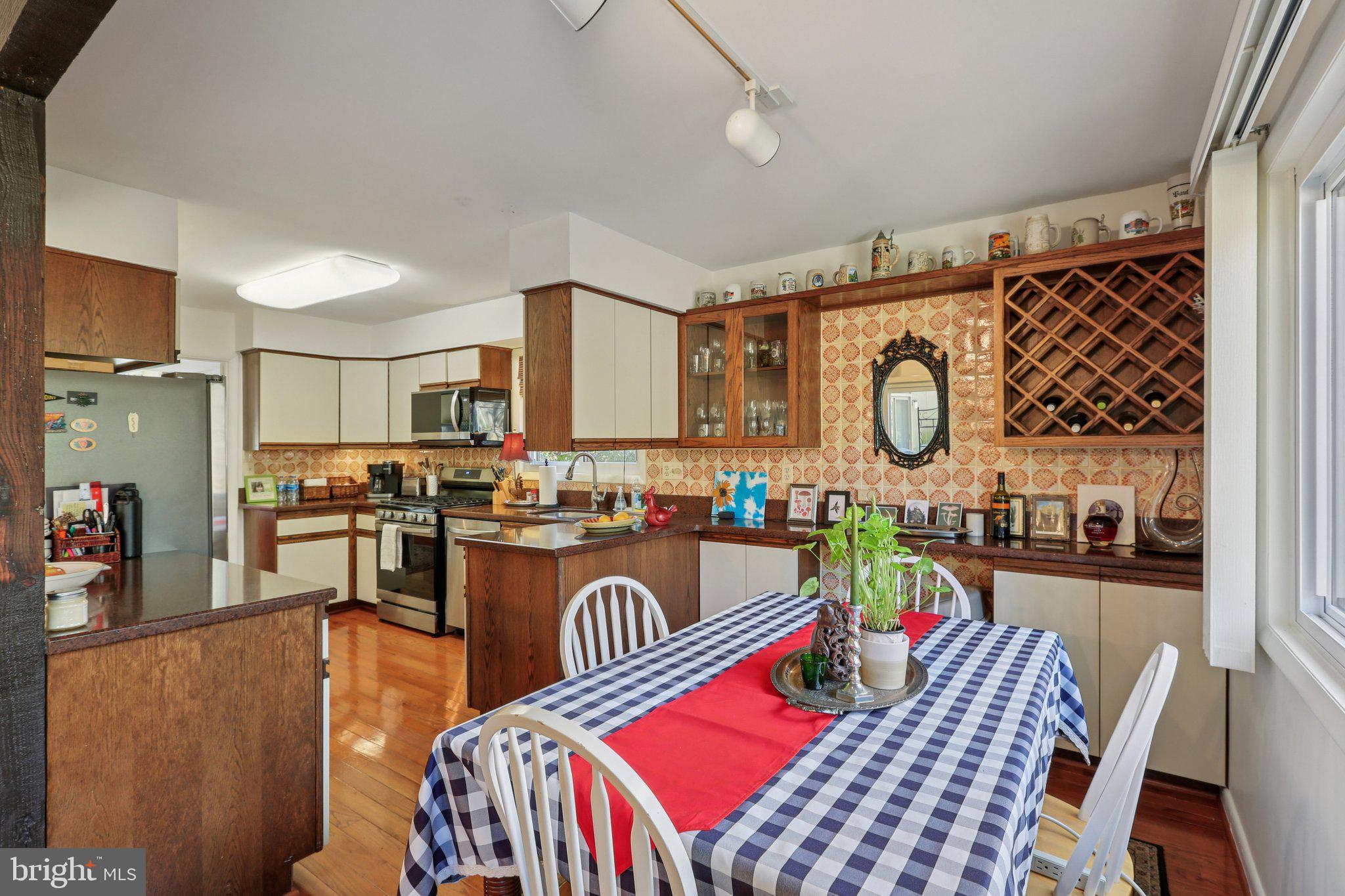 VILLAGE OF HARPERS CHOICE - Residential